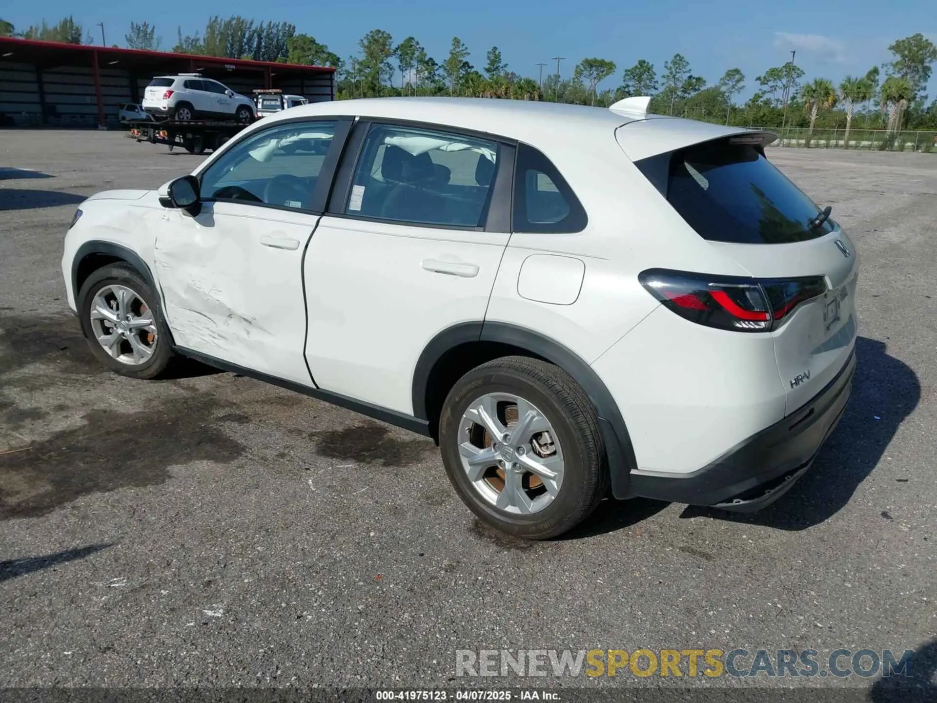 3 Photograph of a damaged car 3CZRZ1H32RM702956 HONDA HR-V 2024