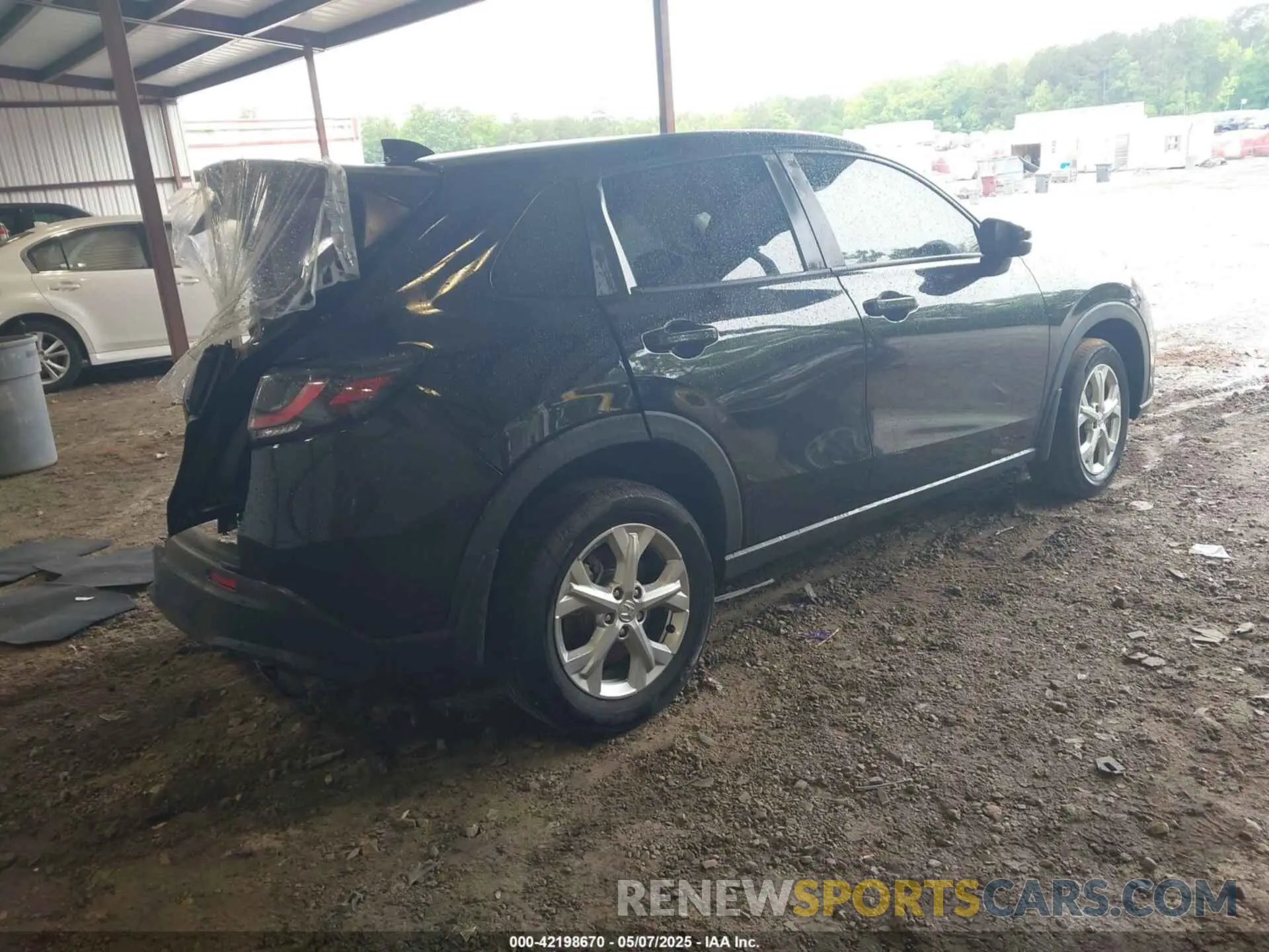 4 Photograph of a damaged car 3CZRZ1H32RM710751 HONDA HR-V 2024