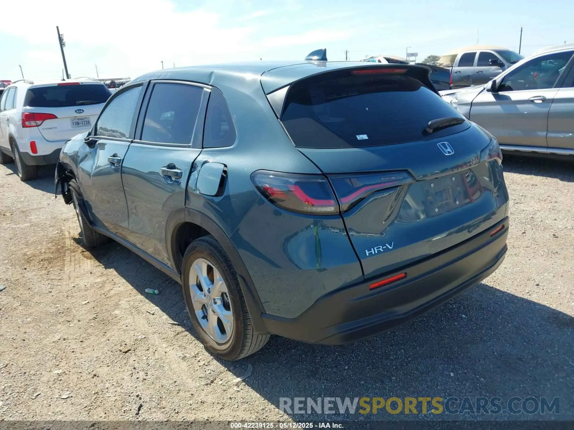 3 Photograph of a damaged car 3CZRZ1H35RM734591 HONDA HR-V 2024