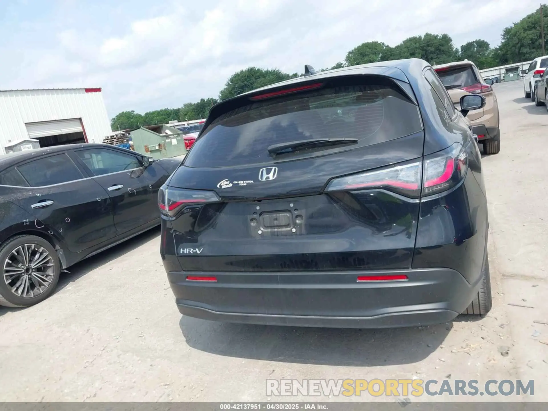 16 Photograph of a damaged car 3CZRZ1H36RM714737 HONDA HR-V 2024
