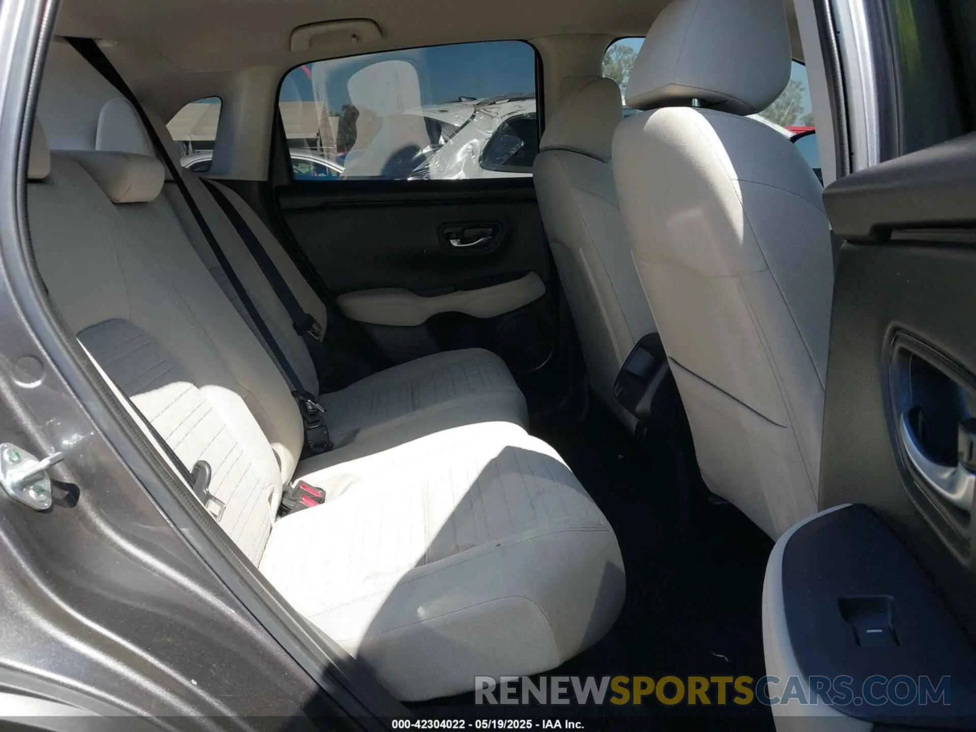 8 Photograph of a damaged car 3CZRZ1H36RM716066 HONDA HR-V 2024
