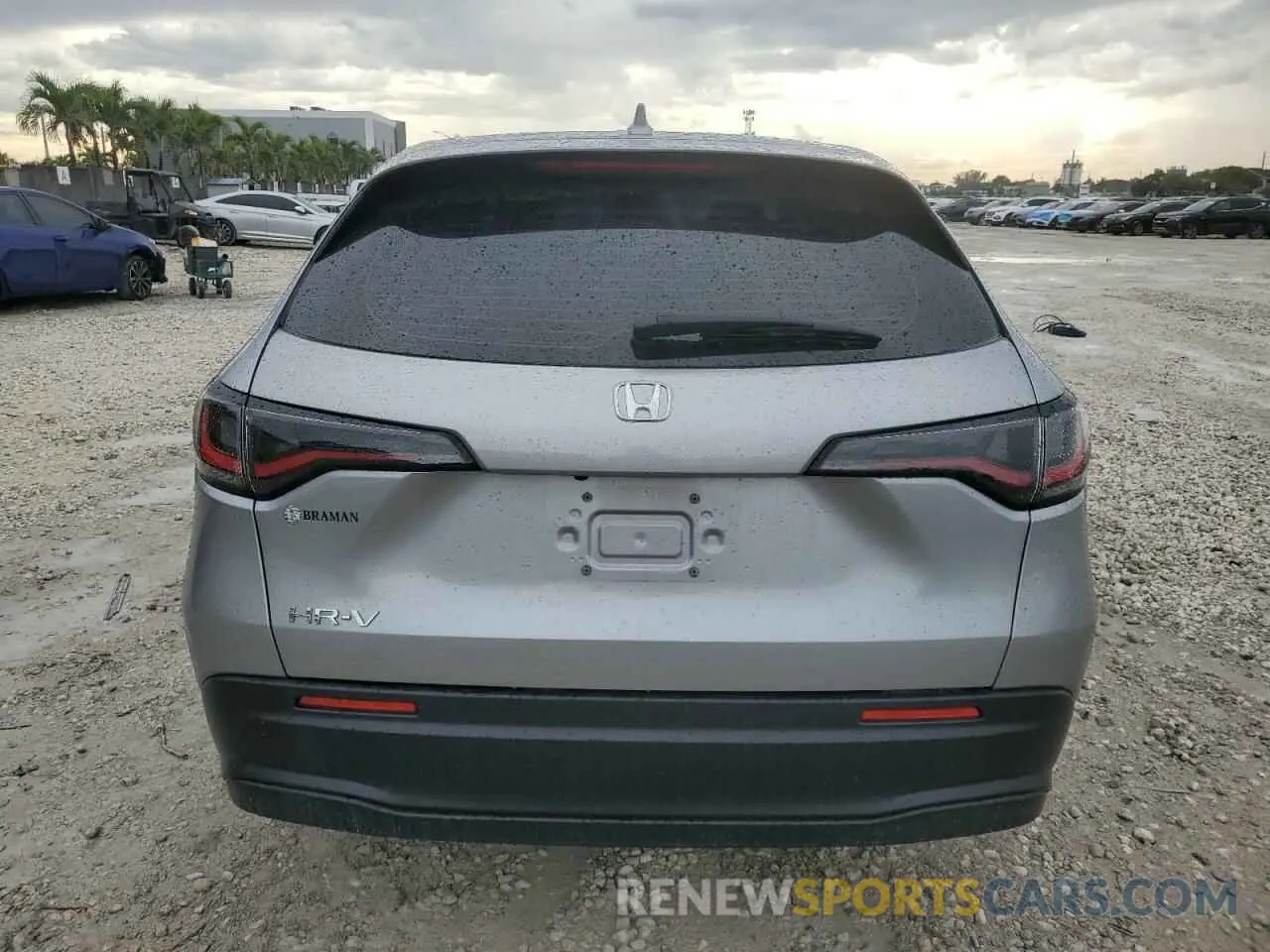 6 Photograph of a damaged car 3CZRZ1H37RM723320 HONDA HR-V 2024