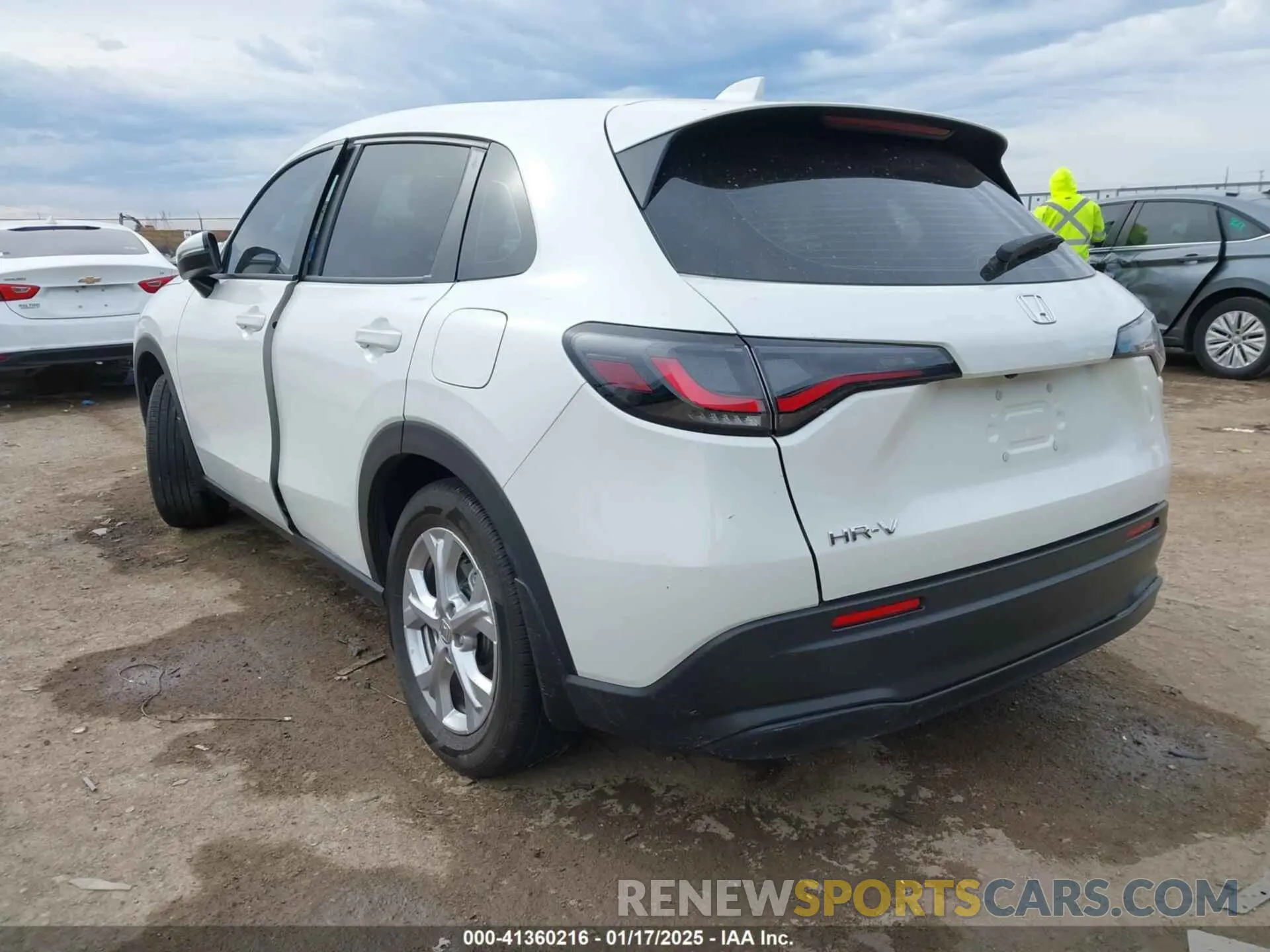 3 Photograph of a damaged car 3CZRZ1H37RM731434 HONDA HR-V 2024