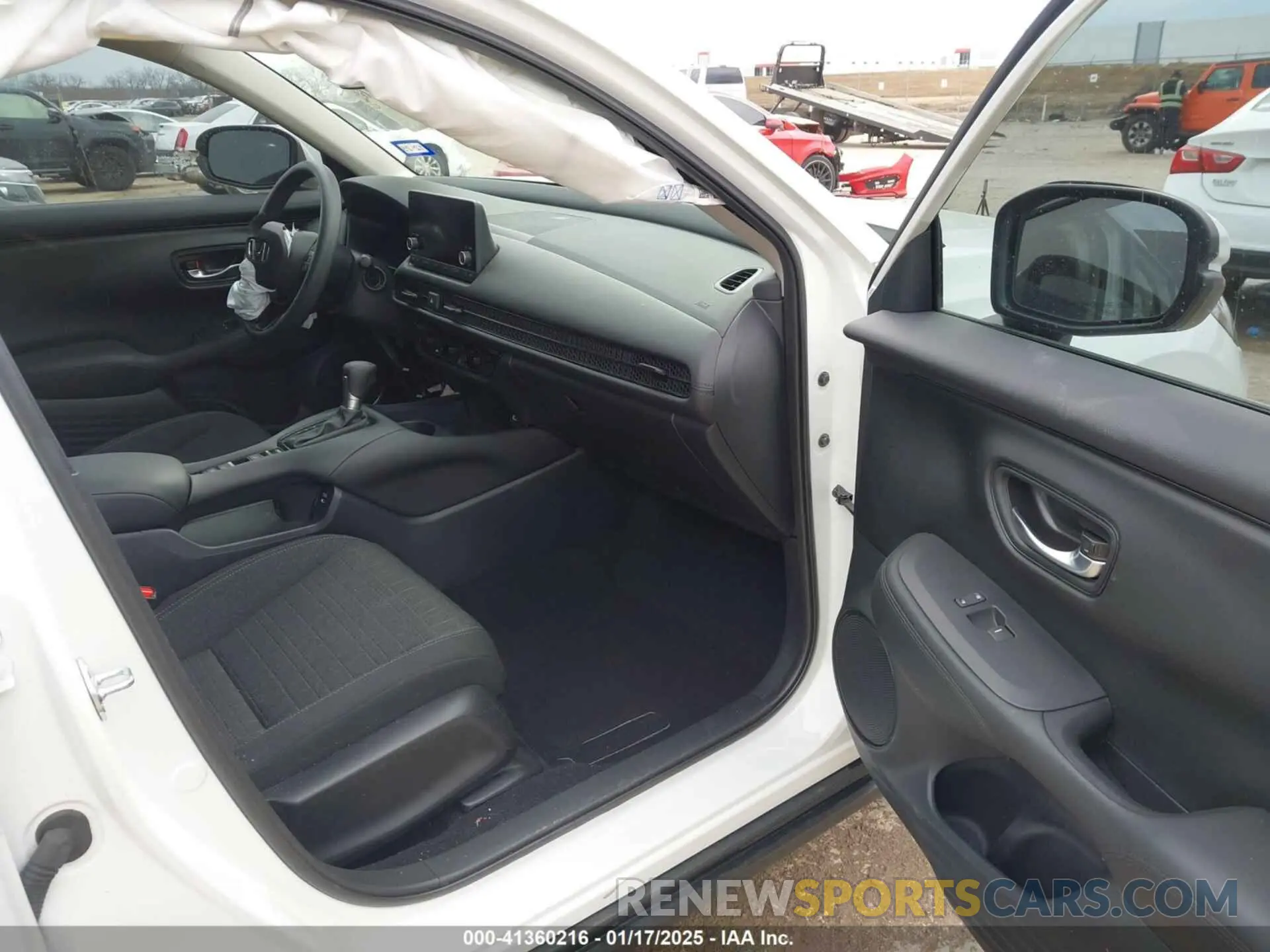 5 Photograph of a damaged car 3CZRZ1H37RM731434 HONDA HR-V 2024