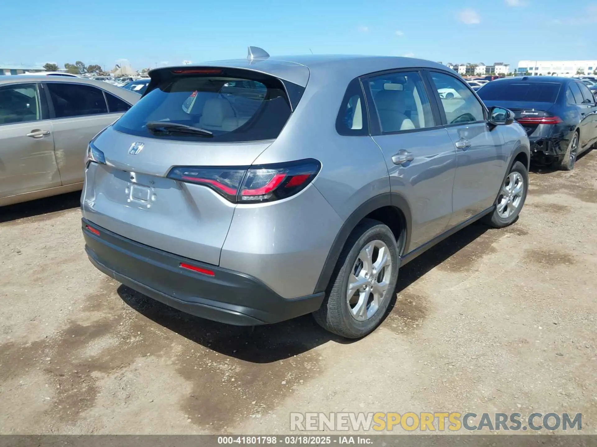 4 Photograph of a damaged car 3CZRZ1H37RM735936 HONDA HR-V 2024