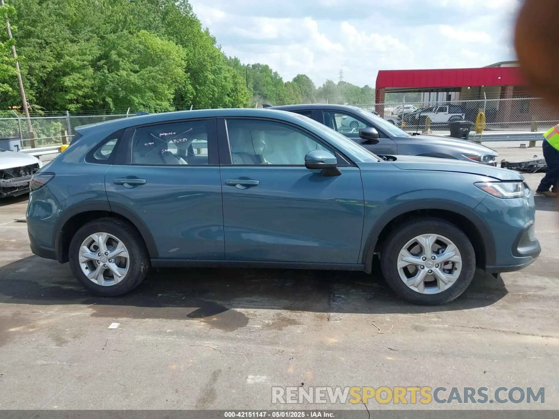 14 Photograph of a damaged car 3CZRZ1H38RM706333 HONDA HR-V 2024