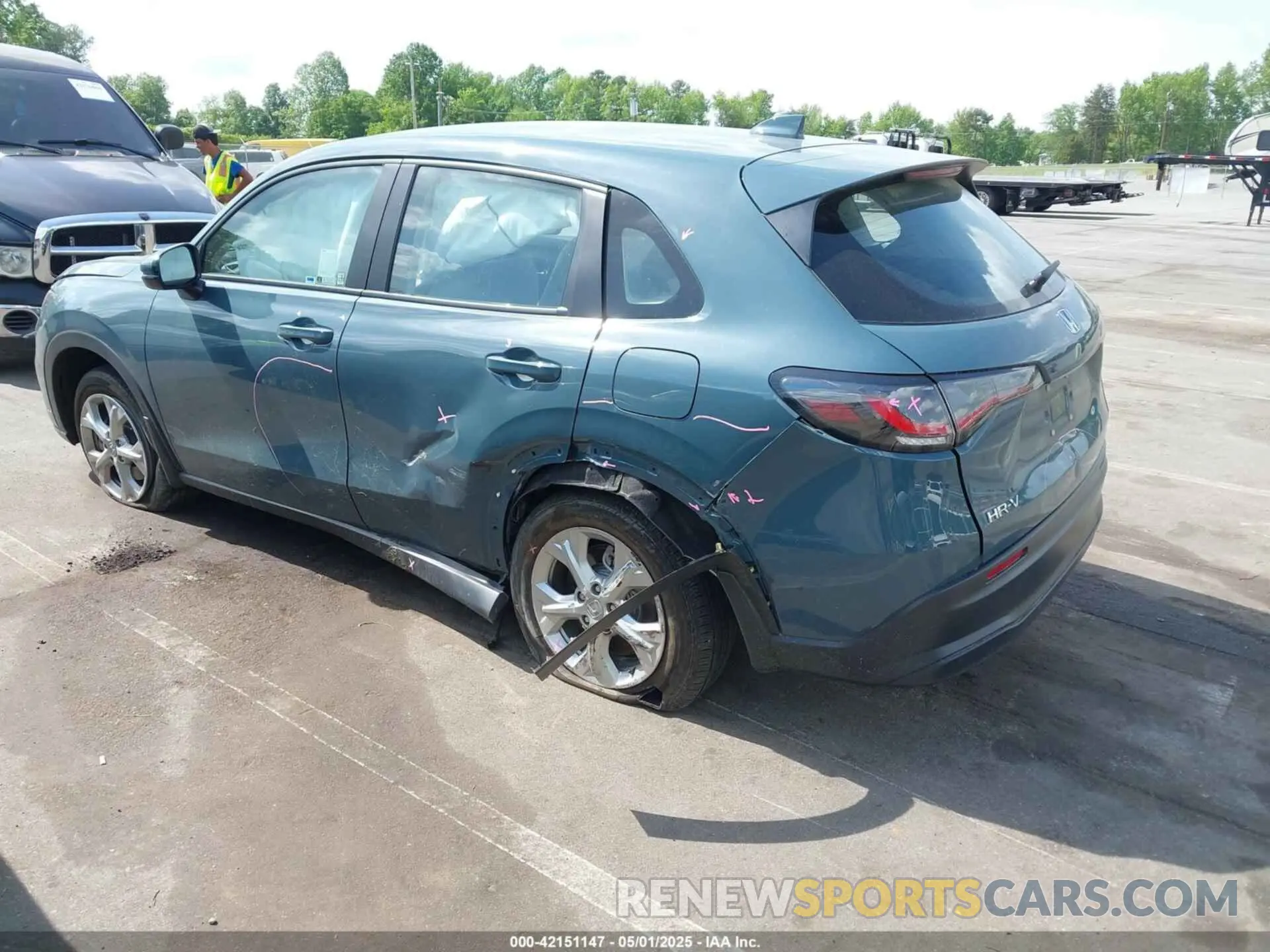 3 Photograph of a damaged car 3CZRZ1H38RM706333 HONDA HR-V 2024