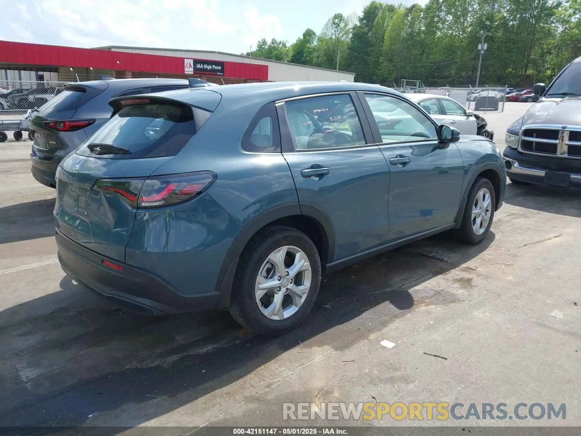 4 Photograph of a damaged car 3CZRZ1H38RM706333 HONDA HR-V 2024