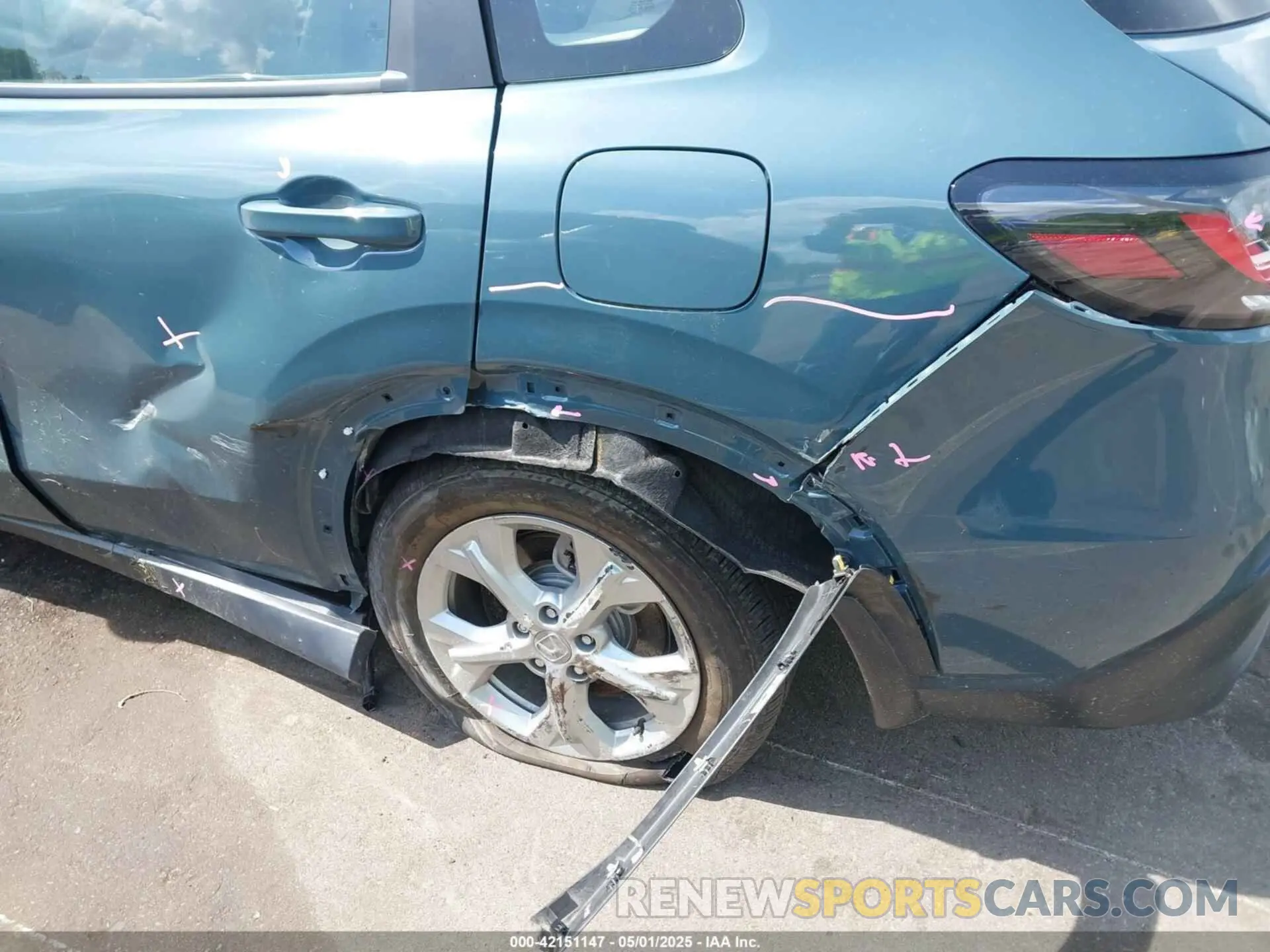 6 Photograph of a damaged car 3CZRZ1H38RM706333 HONDA HR-V 2024