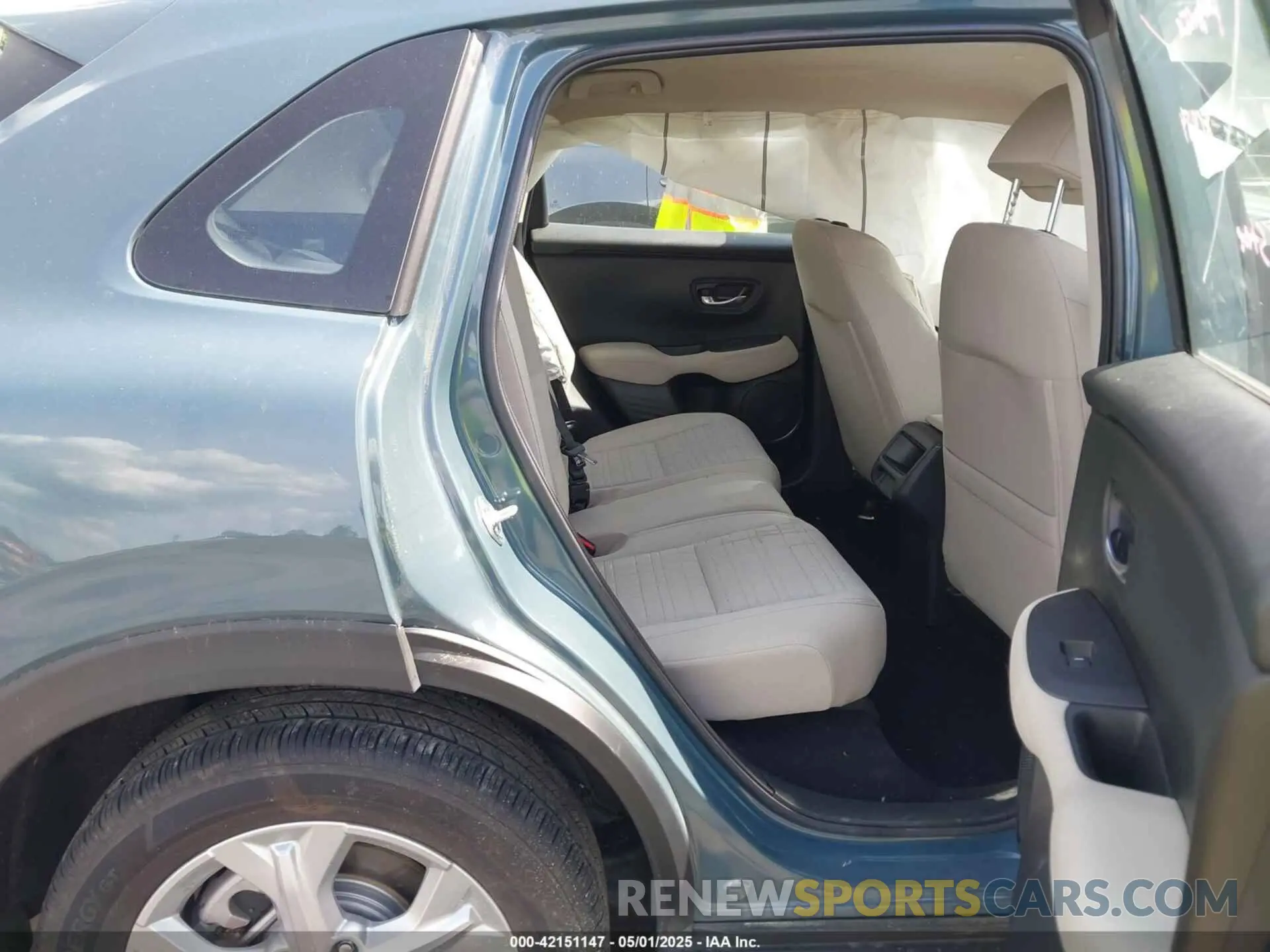 8 Photograph of a damaged car 3CZRZ1H38RM706333 HONDA HR-V 2024