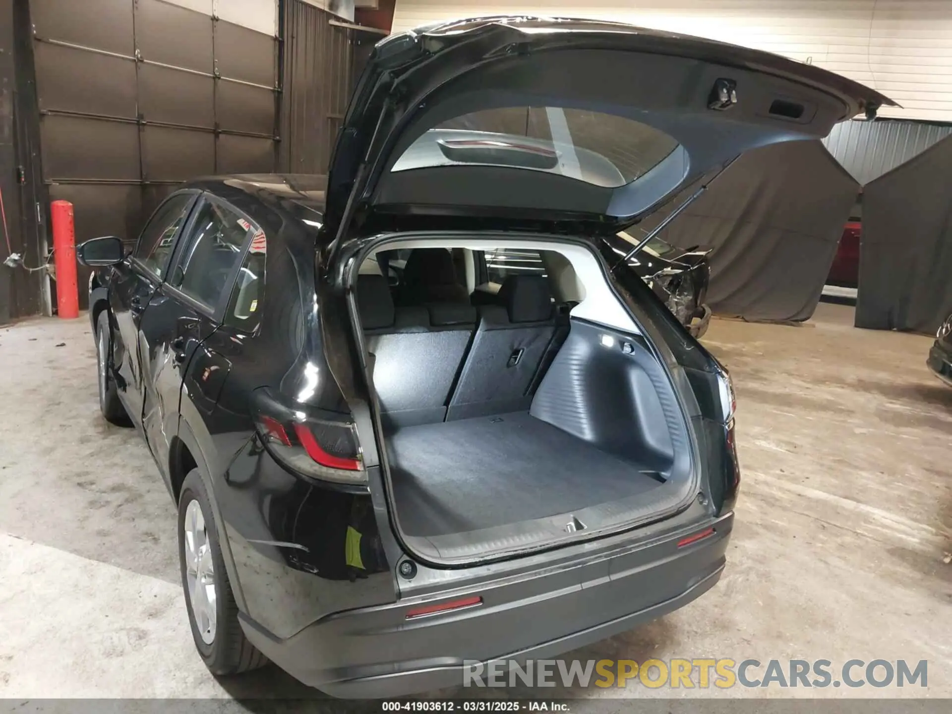 3 Photograph of a damaged car 3CZRZ1H39RM723819 HONDA HR-V 2024