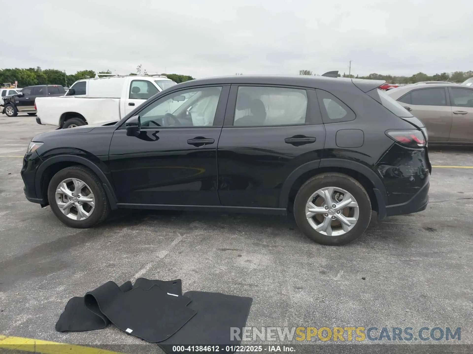 14 Photograph of a damaged car 3CZRZ1H39RM734657 HONDA HR-V 2024