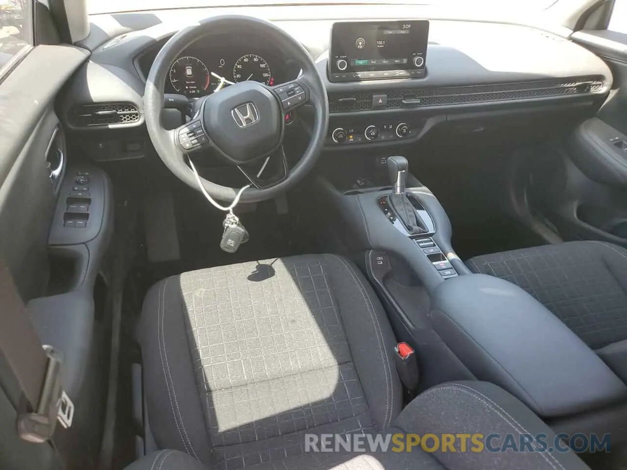 8 Photograph of a damaged car 3CZRZ1H3XRM756957 HONDA HR-V 2024