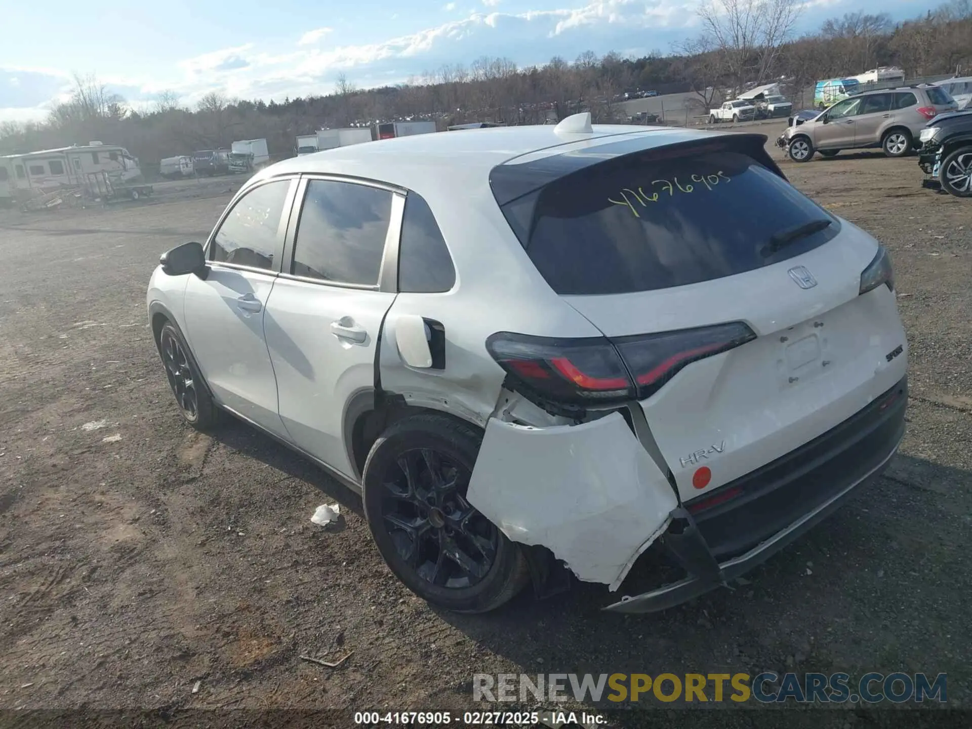 3 Photograph of a damaged car 3CZRZ1H50RM728277 HONDA HR-V 2024