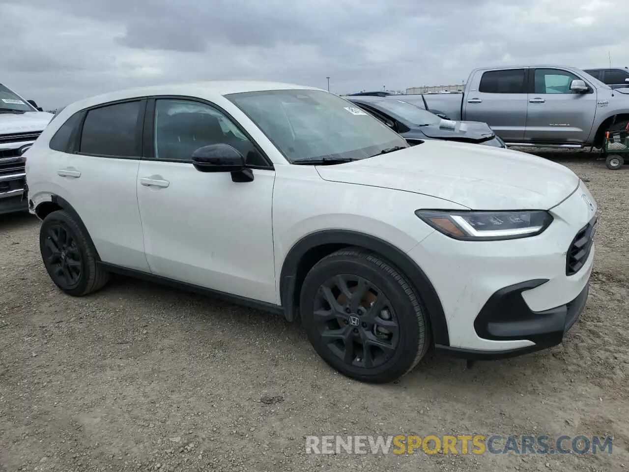 4 Photograph of a damaged car 3CZRZ1H50RM750330 HONDA HR-V 2024
