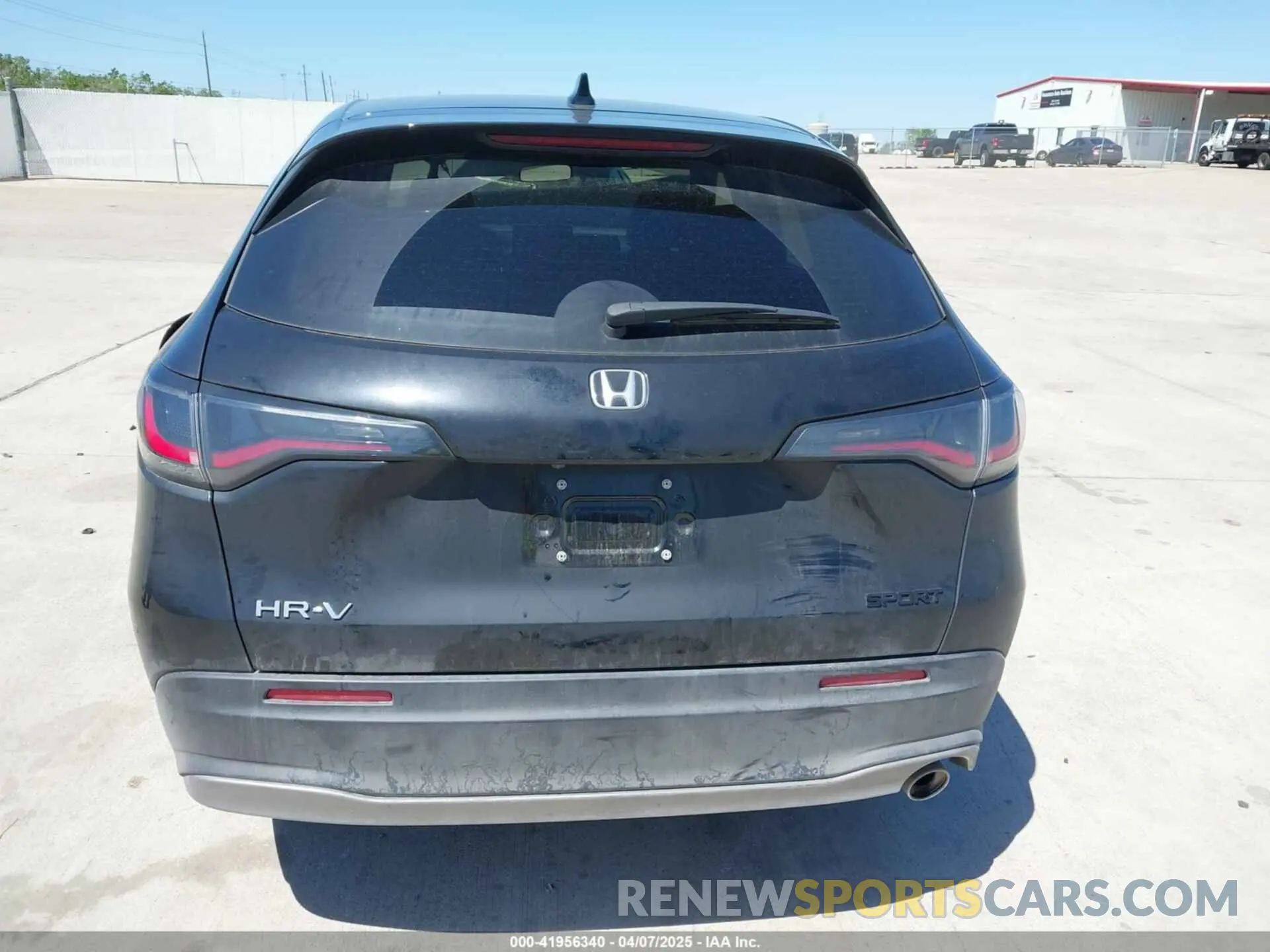 15 Photograph of a damaged car 3CZRZ1H50RM761327 HONDA HR-V 2024
