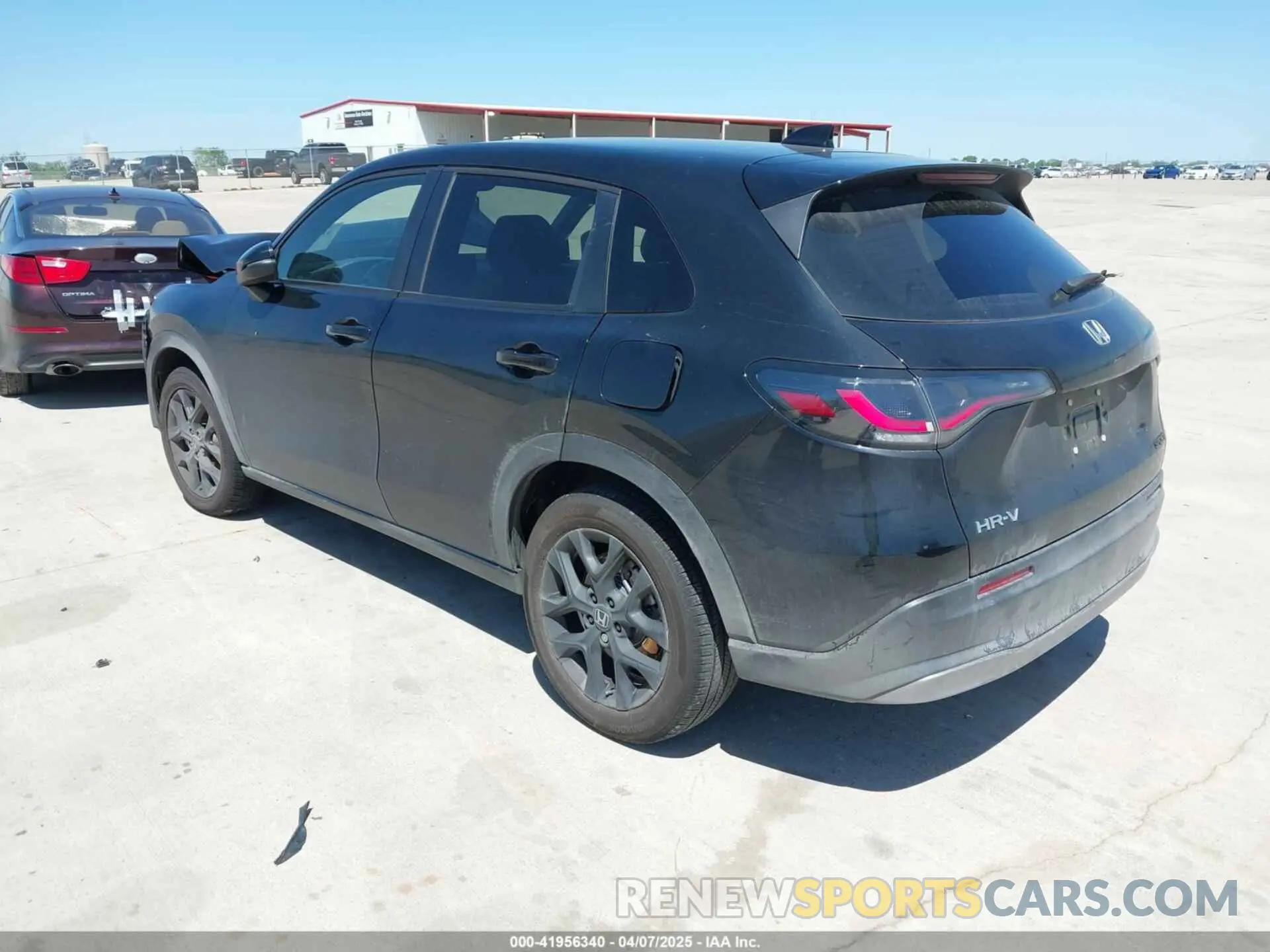3 Photograph of a damaged car 3CZRZ1H50RM761327 HONDA HR-V 2024