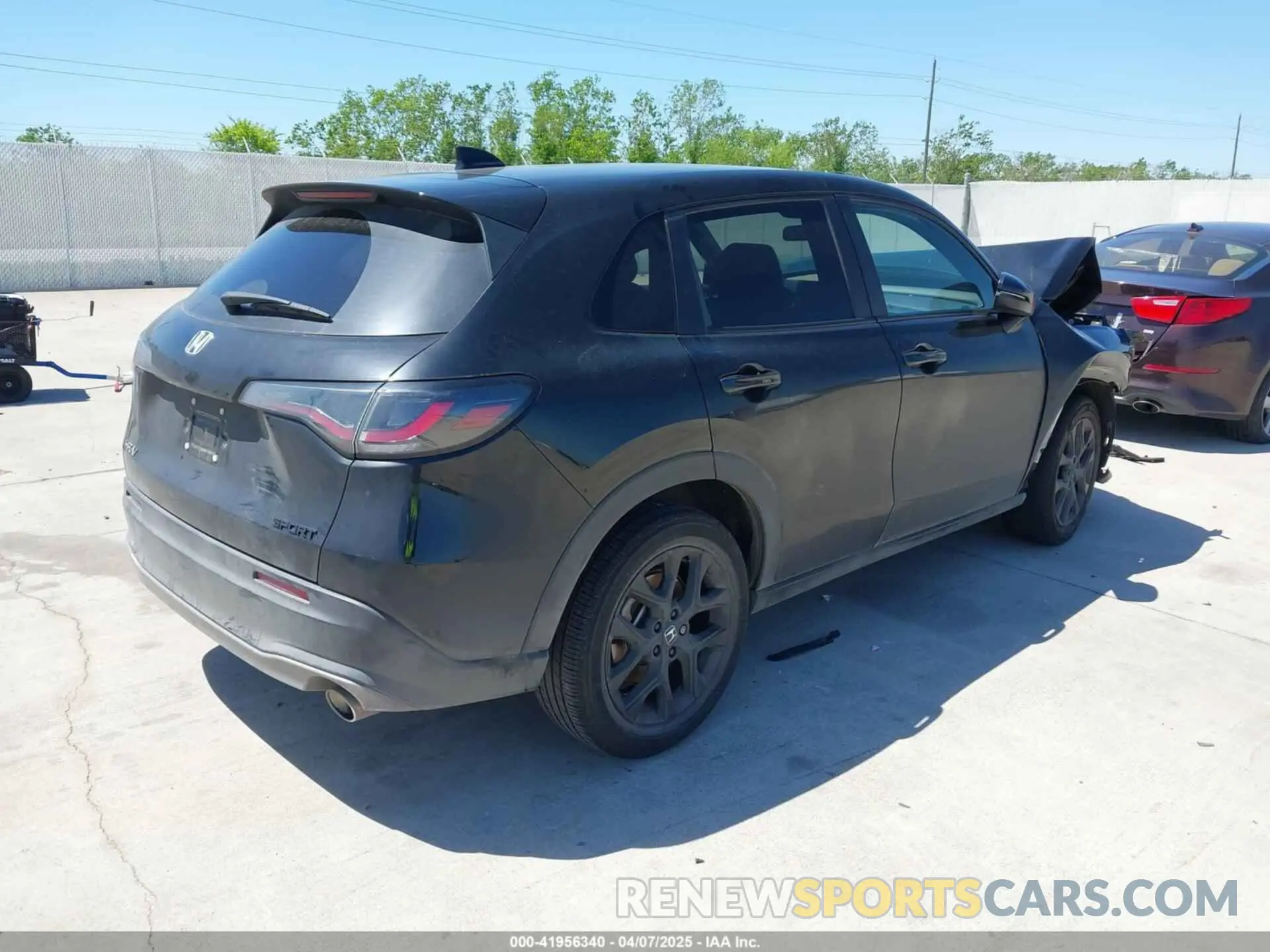 4 Photograph of a damaged car 3CZRZ1H50RM761327 HONDA HR-V 2024