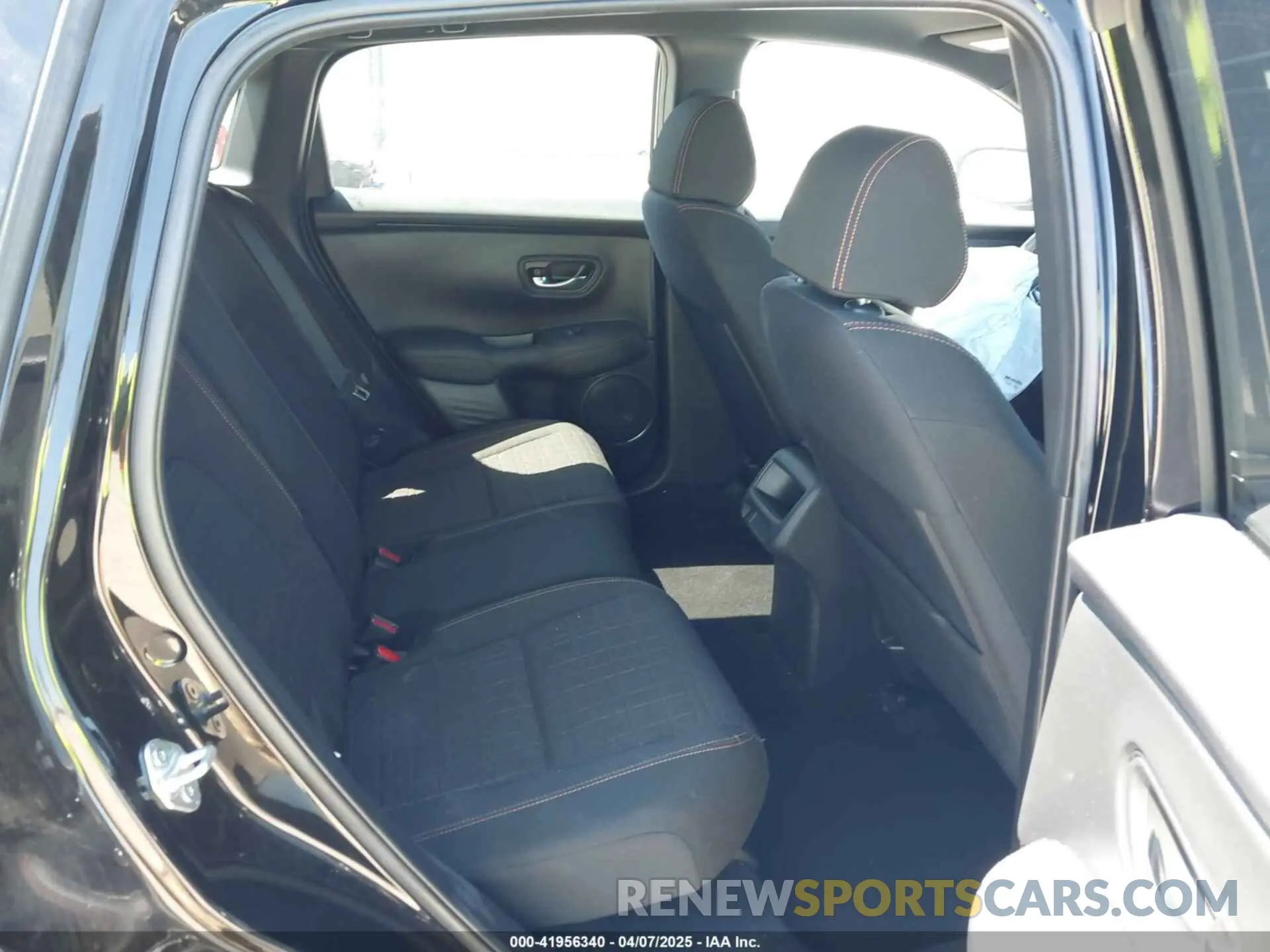 8 Photograph of a damaged car 3CZRZ1H50RM761327 HONDA HR-V 2024
