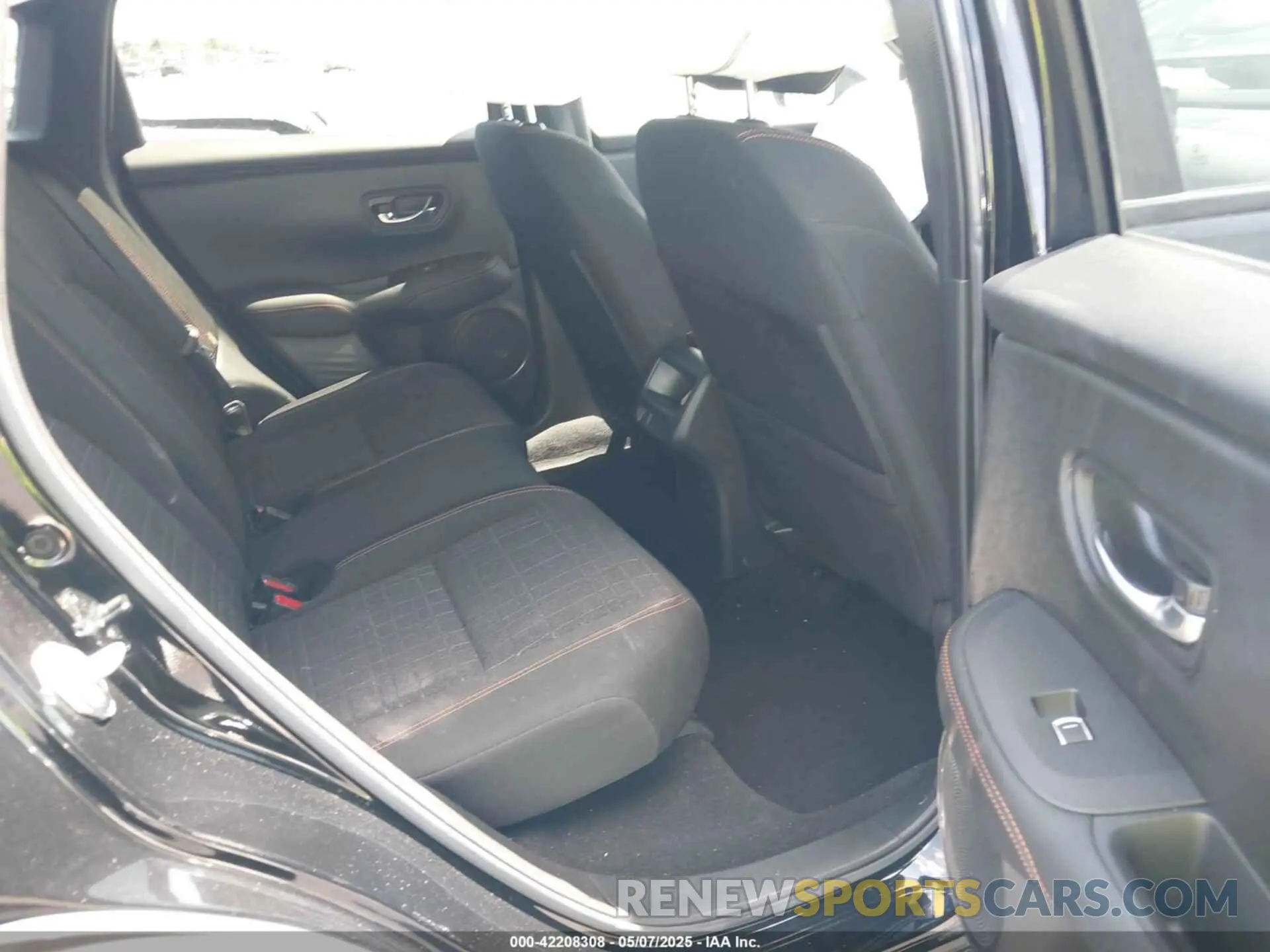 8 Photograph of a damaged car 3CZRZ1H51RM703162 HONDA HR-V 2024