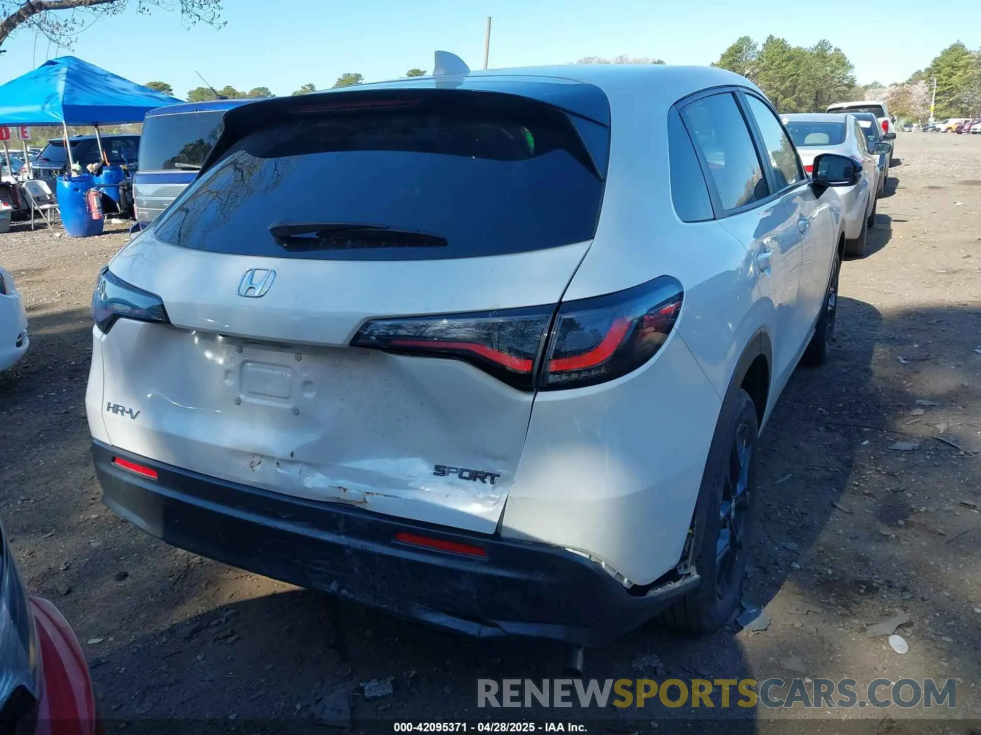 16 Photograph of a damaged car 3CZRZ1H51RM703226 HONDA HR-V 2024