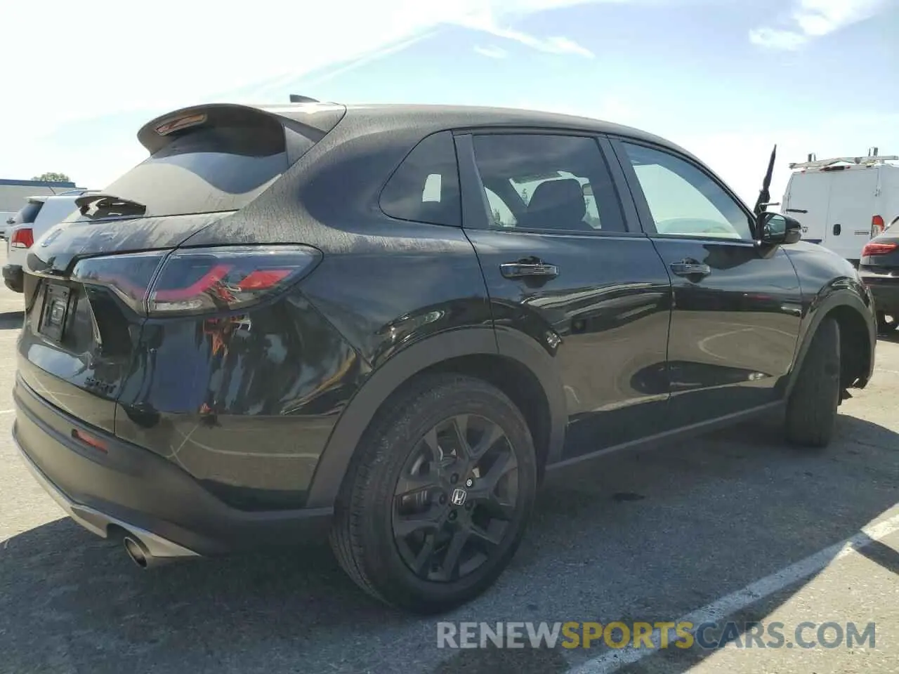 3 Photograph of a damaged car 3CZRZ1H51RM717143 HONDA HR-V 2024