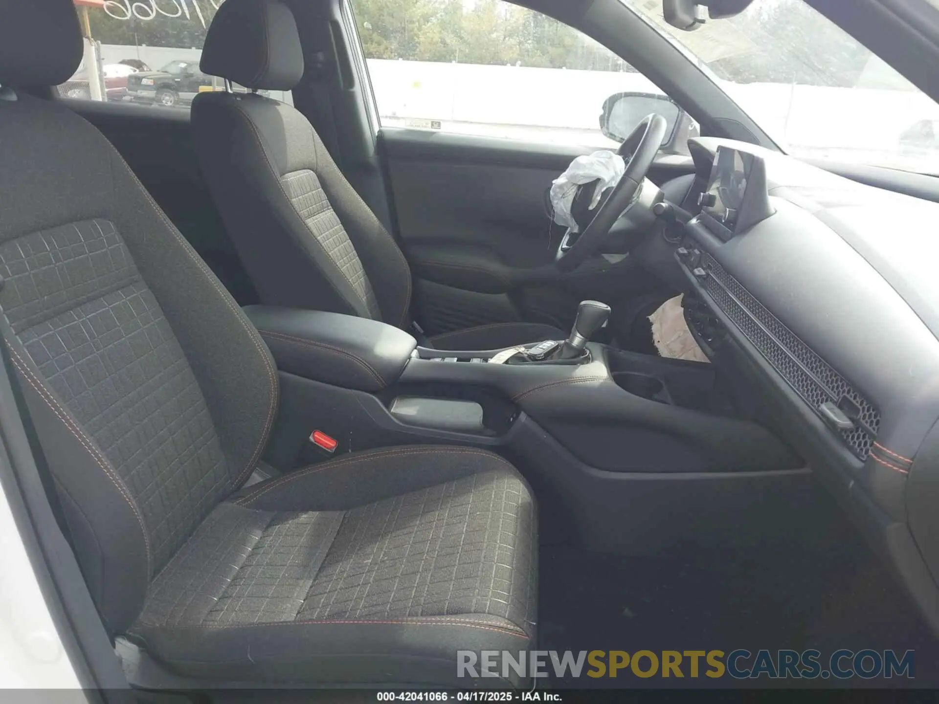 5 Photograph of a damaged car 3CZRZ1H51RM717398 HONDA HR-V 2024