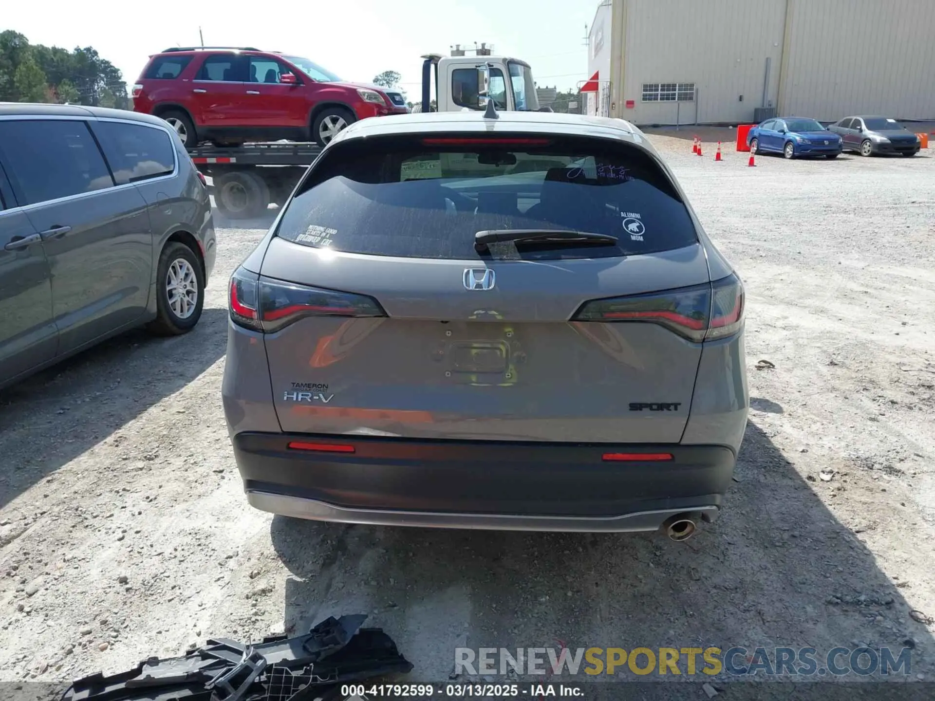 17 Photograph of a damaged car 3CZRZ1H51RM733097 HONDA HR-V 2024