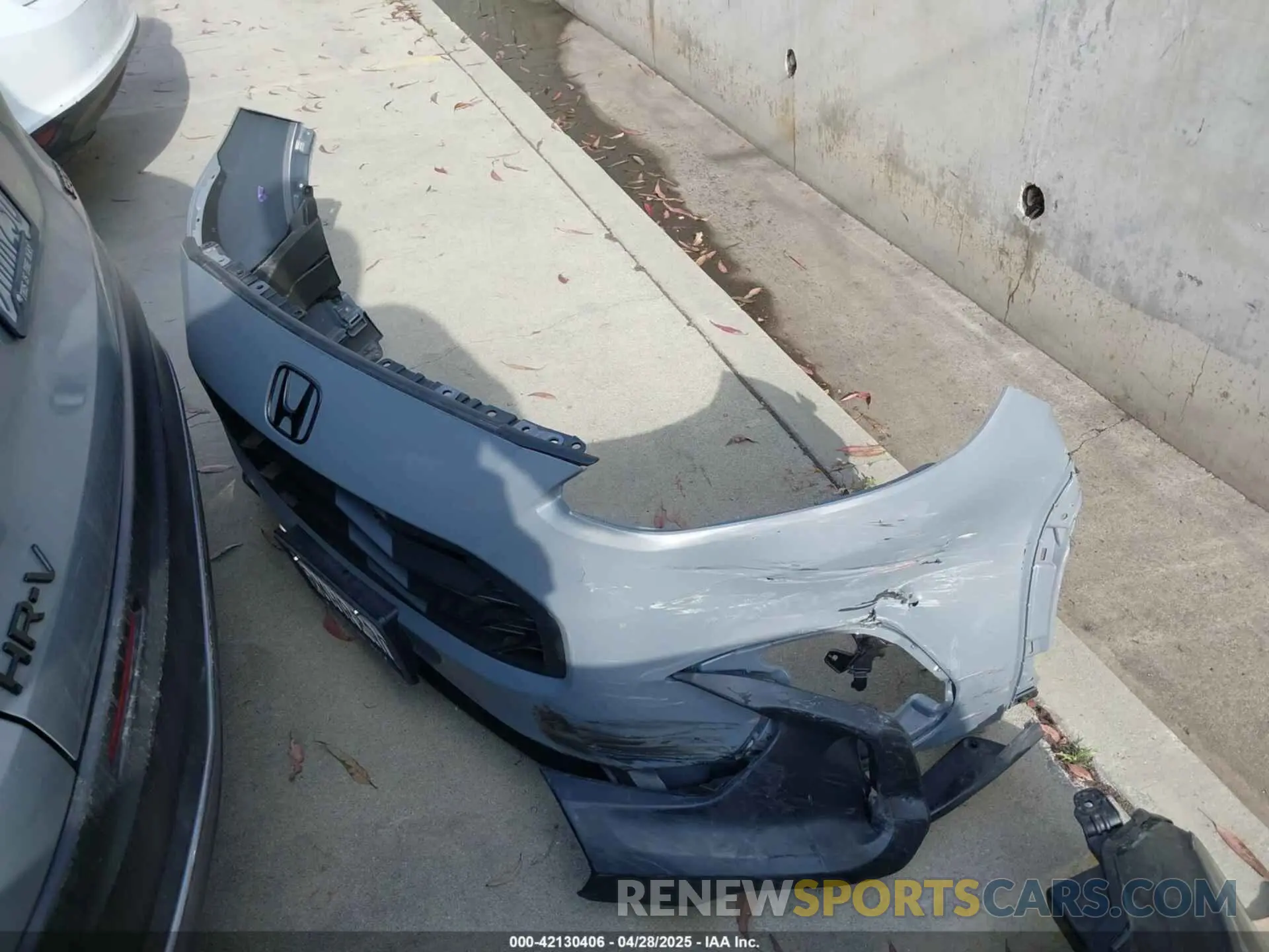 18 Photograph of a damaged car 3CZRZ1H51RM752314 HONDA HR-V 2024