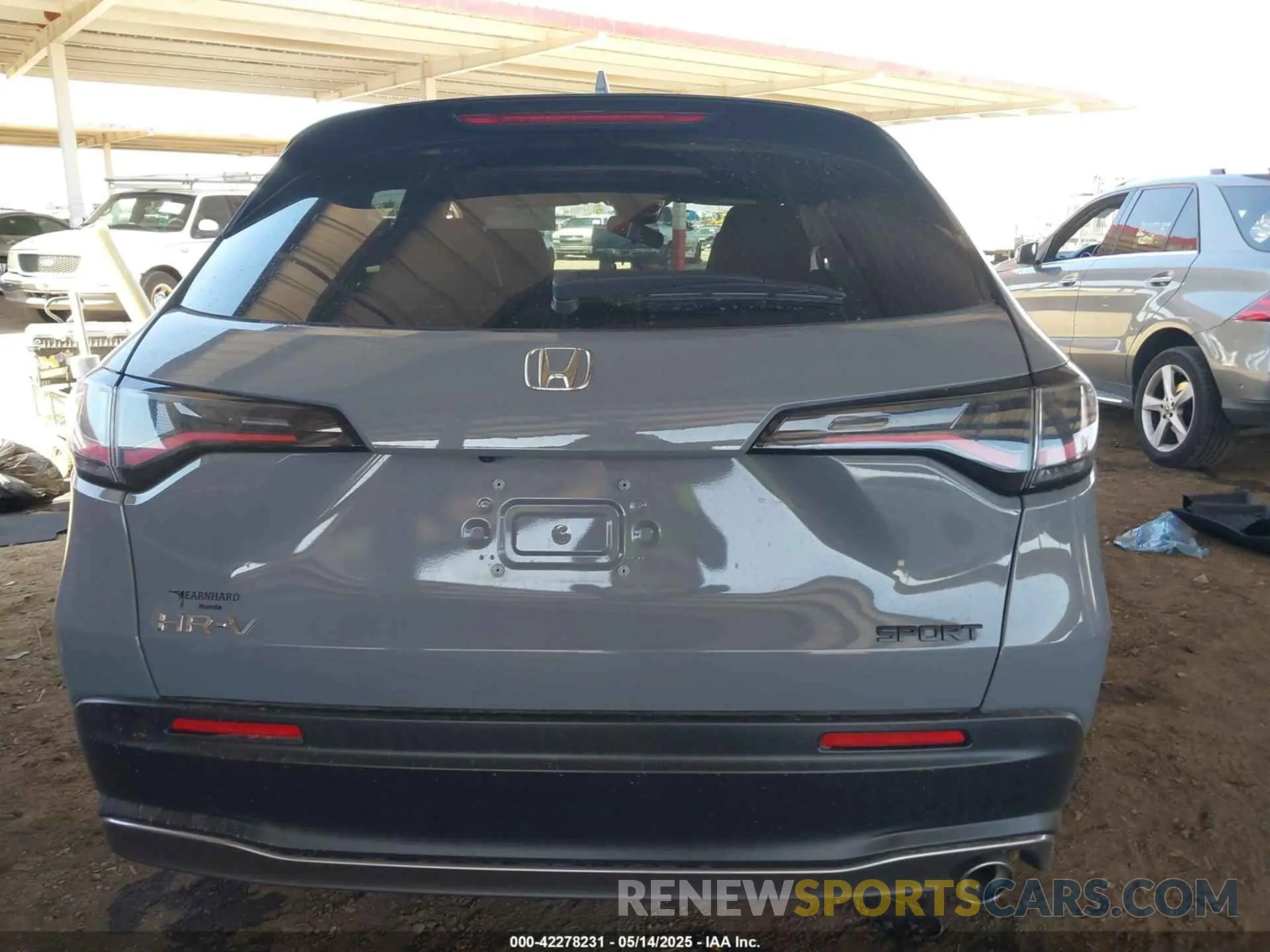 16 Photograph of a damaged car 3CZRZ1H52RM721296 HONDA HR-V 2024