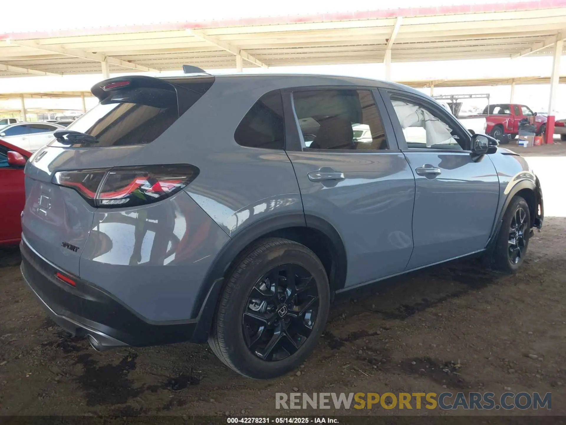 4 Photograph of a damaged car 3CZRZ1H52RM721296 HONDA HR-V 2024