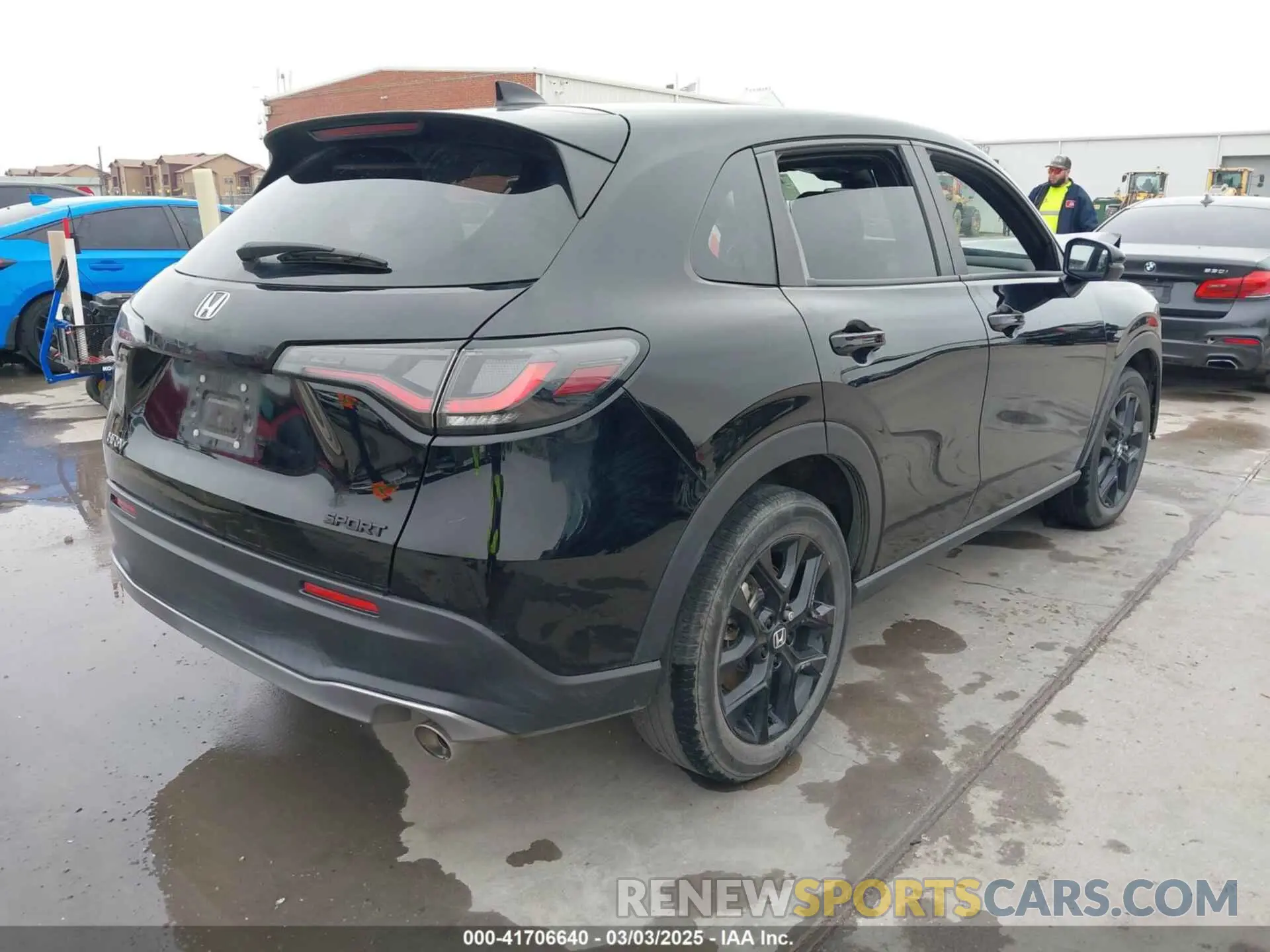 4 Photograph of a damaged car 3CZRZ1H52RM745677 HONDA HR-V 2024