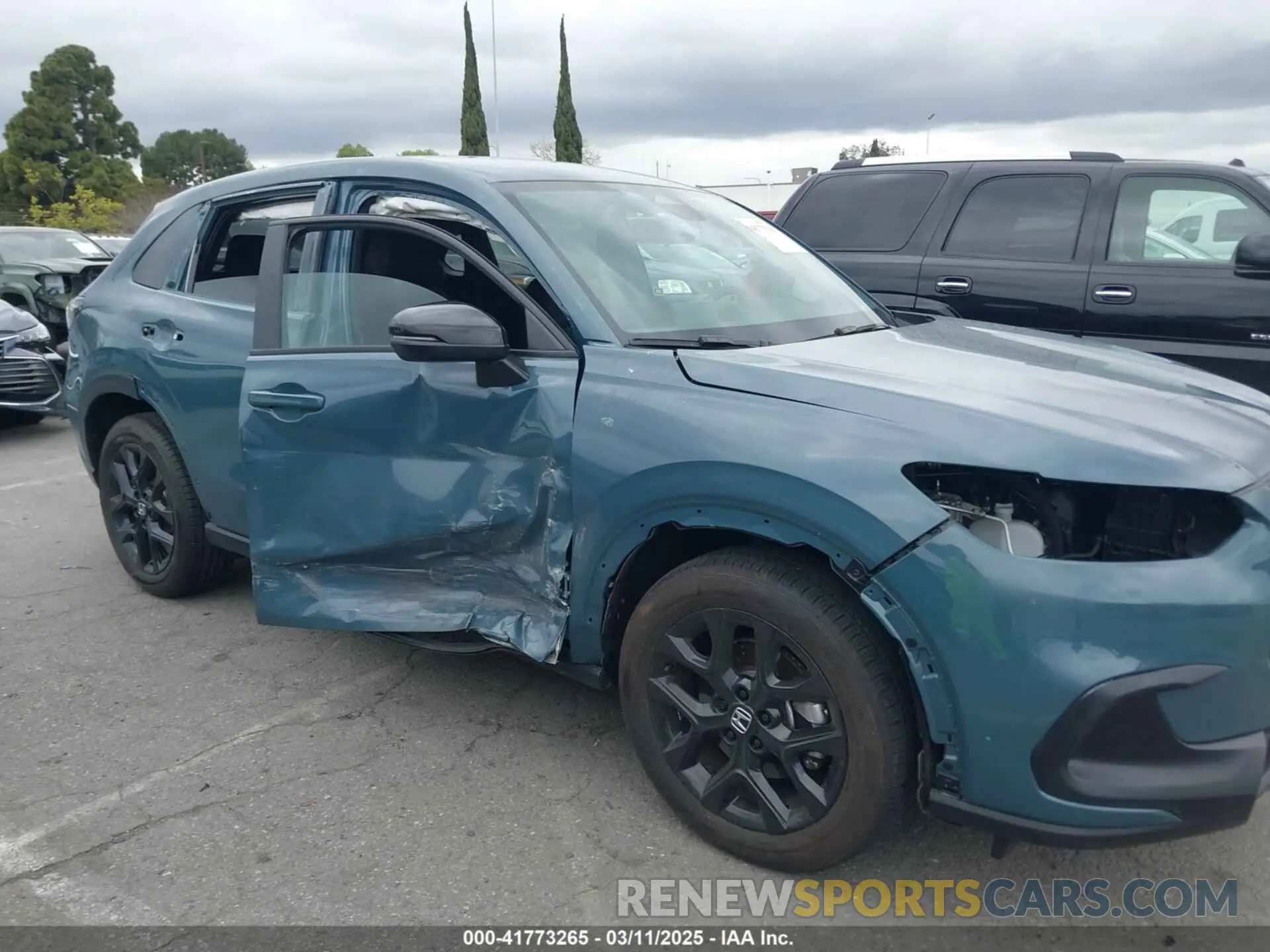 6 Photograph of a damaged car 3CZRZ1H52RM747185 HONDA HR-V 2024
