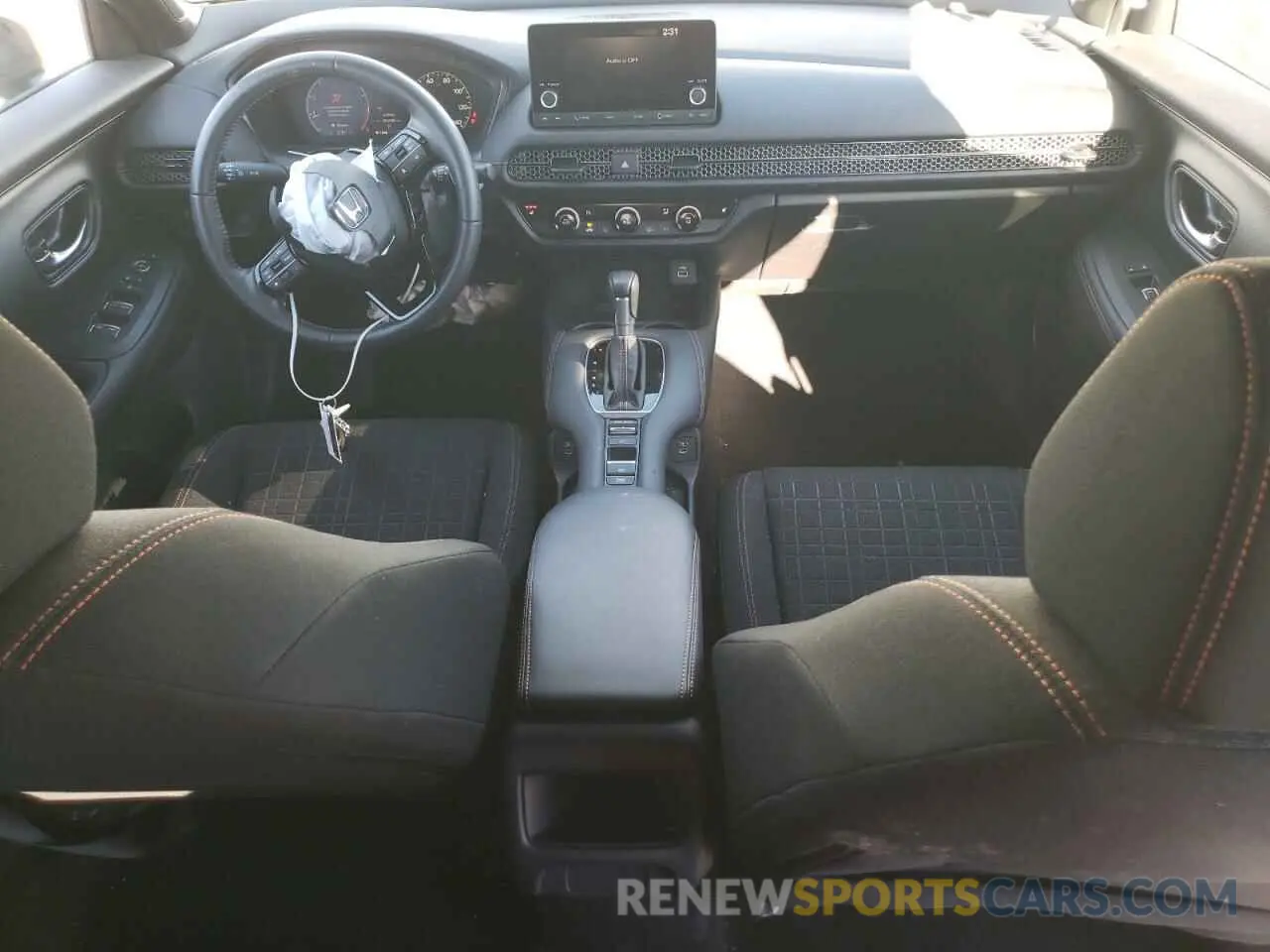 8 Photograph of a damaged car 3CZRZ1H52RM752807 HONDA HR-V 2024