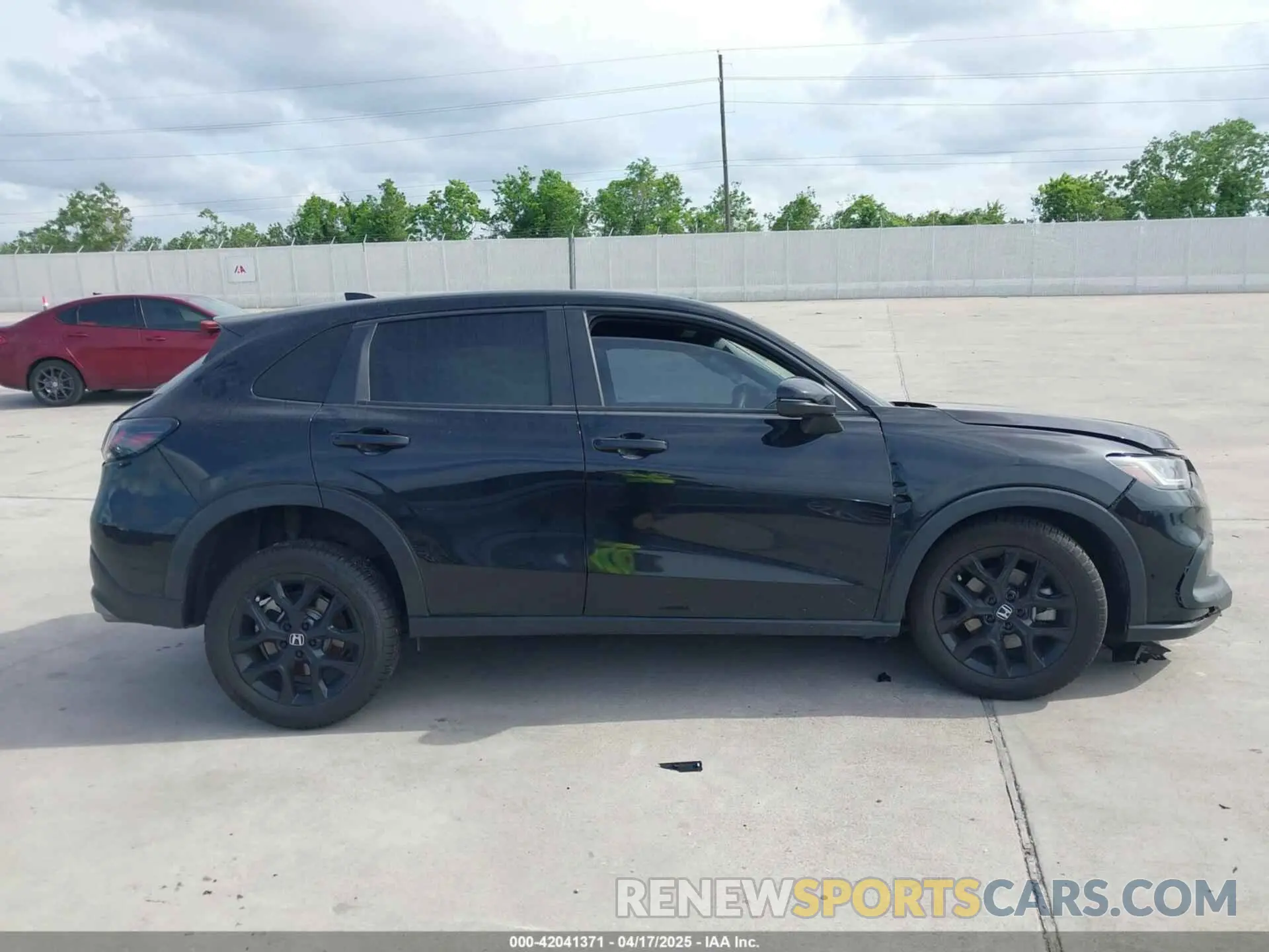 12 Photograph of a damaged car 3CZRZ1H53RM707679 HONDA HR-V 2024