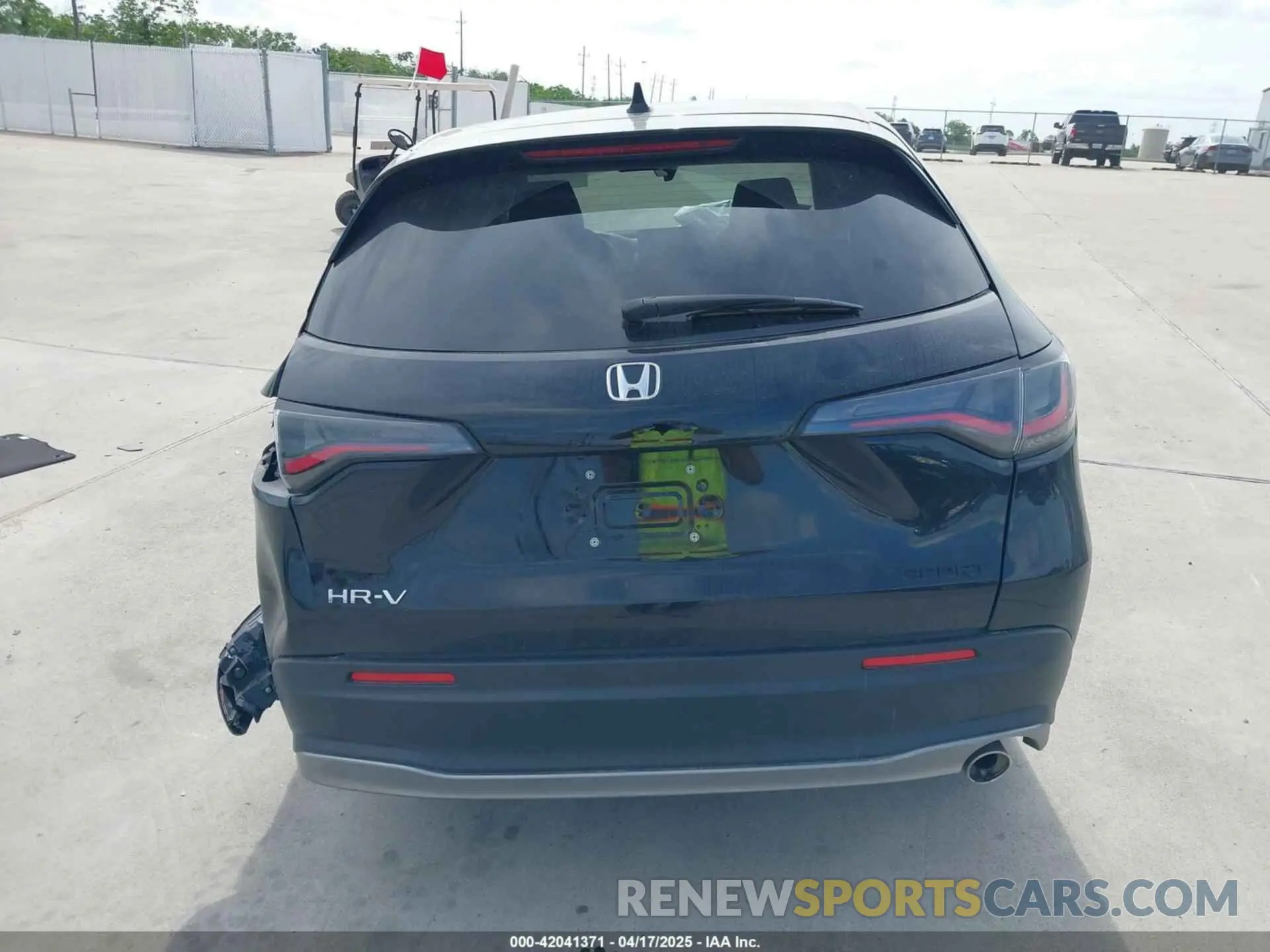 15 Photograph of a damaged car 3CZRZ1H53RM707679 HONDA HR-V 2024