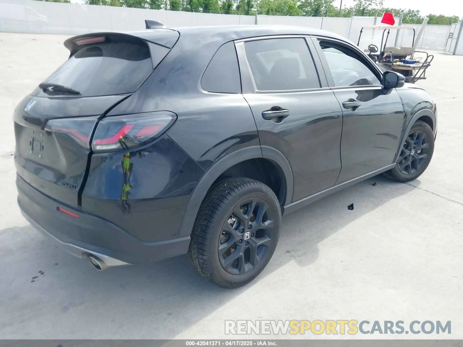 4 Photograph of a damaged car 3CZRZ1H53RM707679 HONDA HR-V 2024