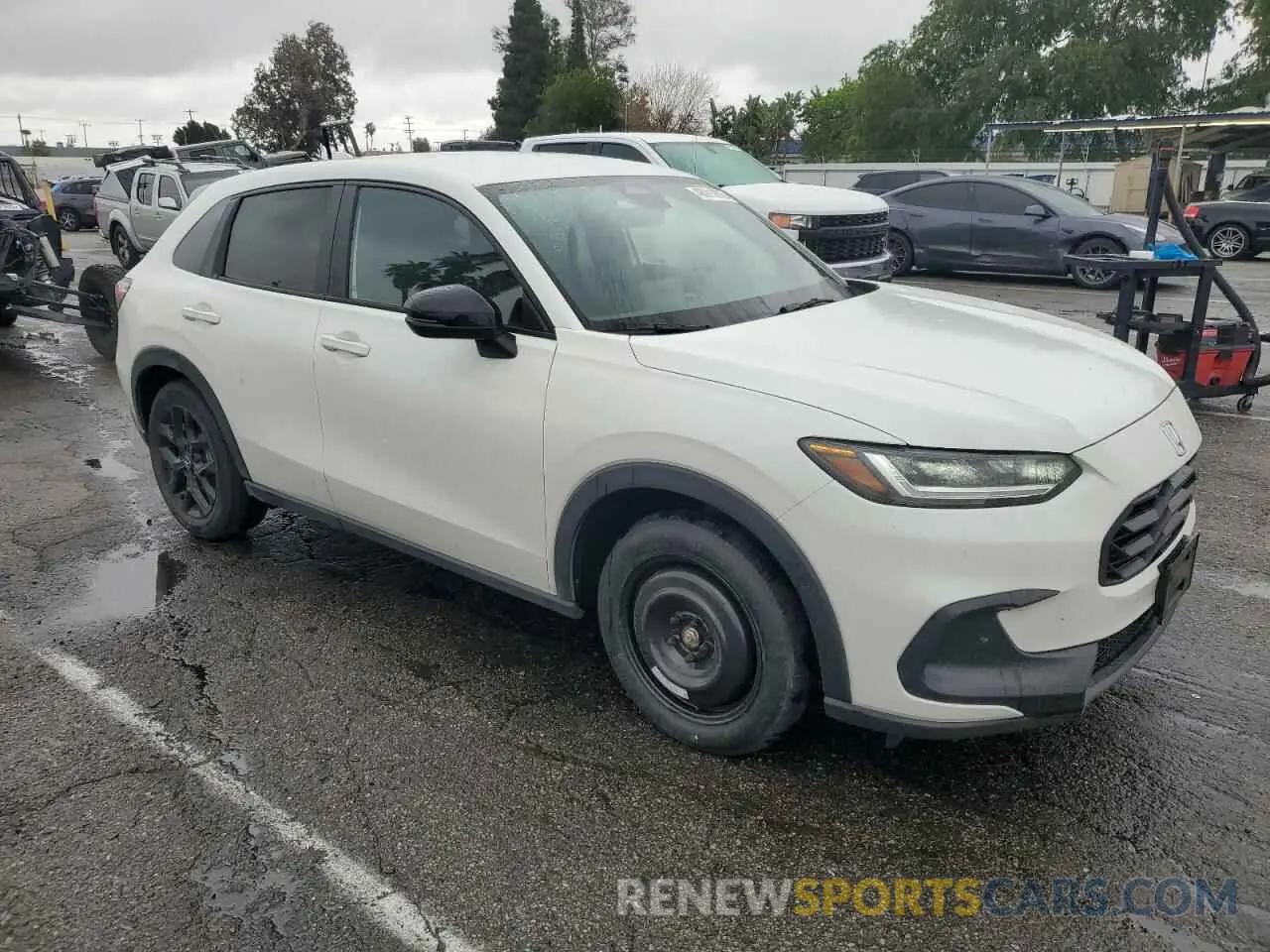 4 Photograph of a damaged car 3CZRZ1H53RM722599 HONDA HR-V 2024