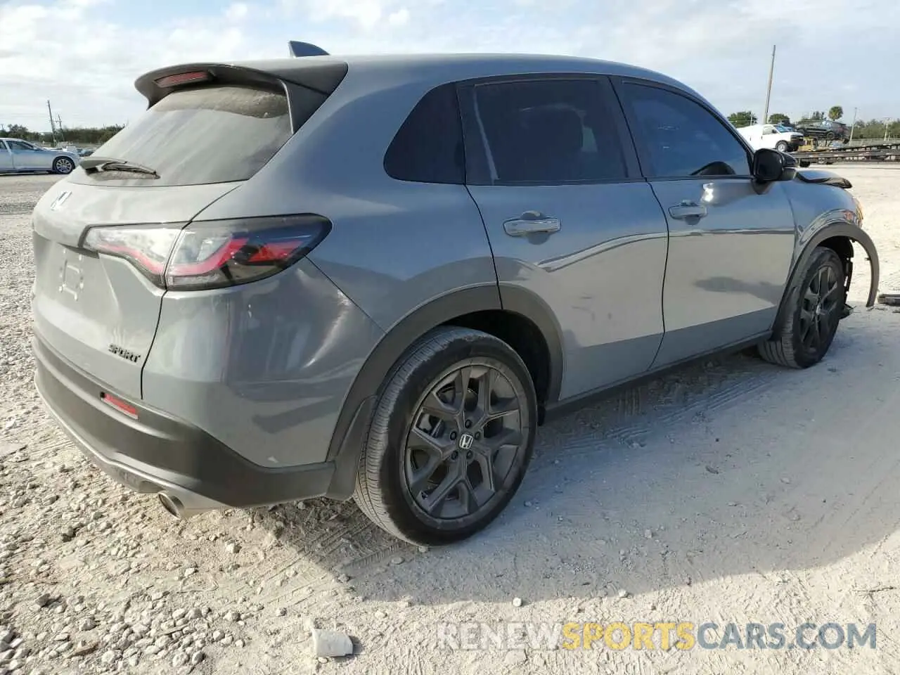 3 Photograph of a damaged car 3CZRZ1H53RM725373 HONDA HR-V 2024