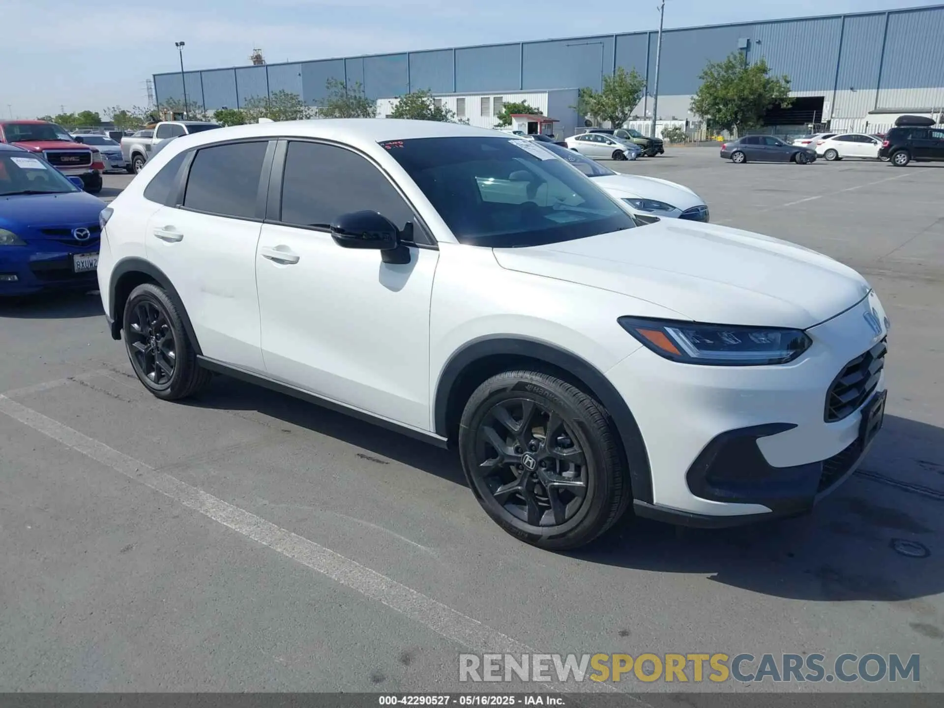 1 Photograph of a damaged car 3CZRZ1H53RM732713 HONDA HR-V 2024
