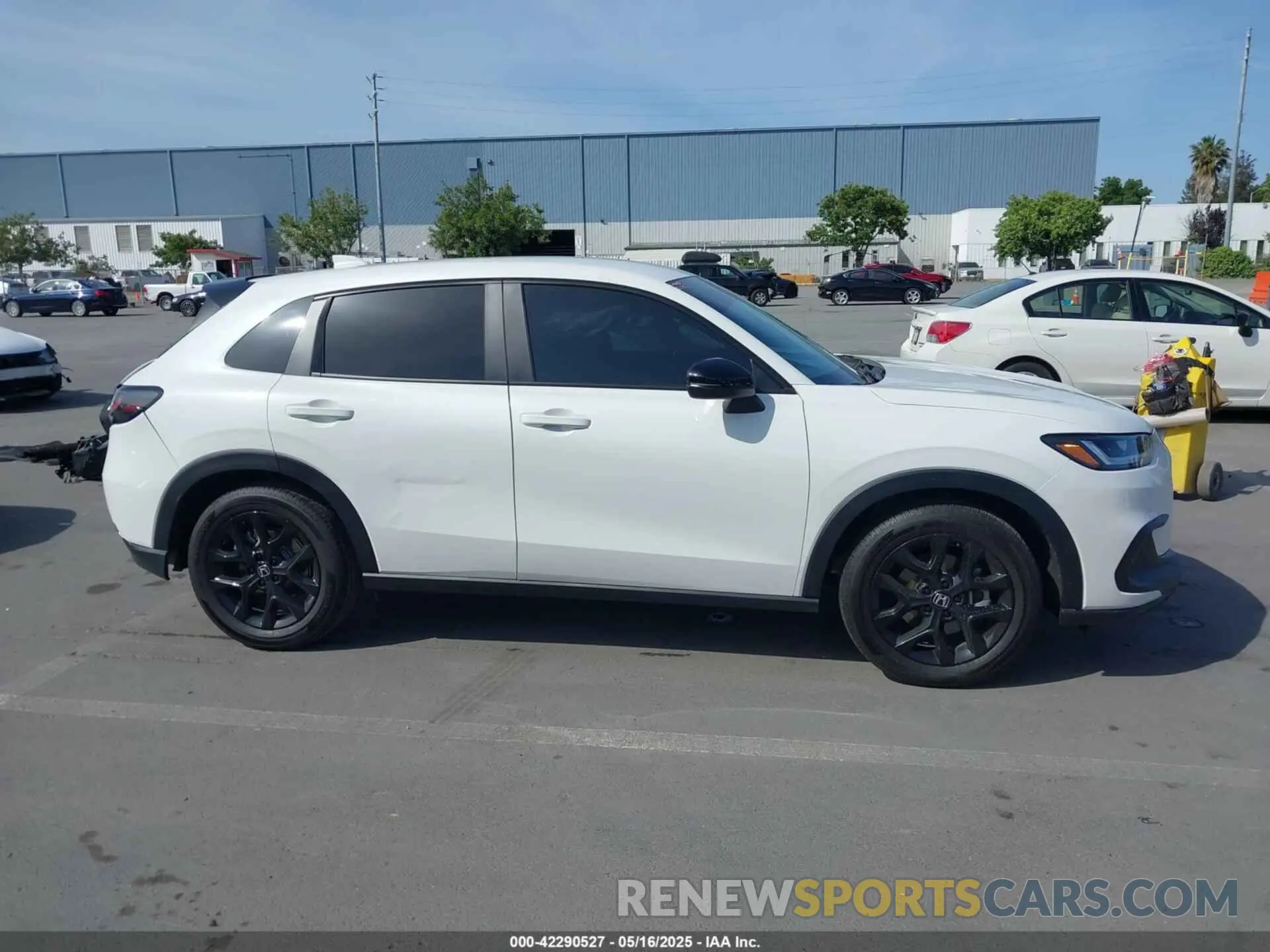 13 Photograph of a damaged car 3CZRZ1H53RM732713 HONDA HR-V 2024