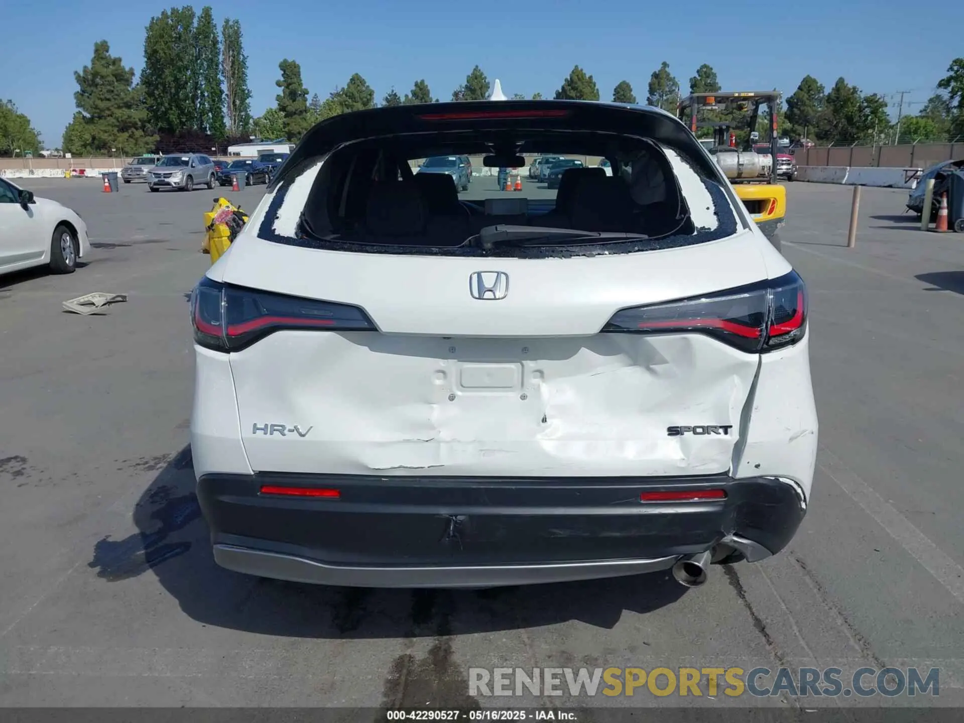 16 Photograph of a damaged car 3CZRZ1H53RM732713 HONDA HR-V 2024