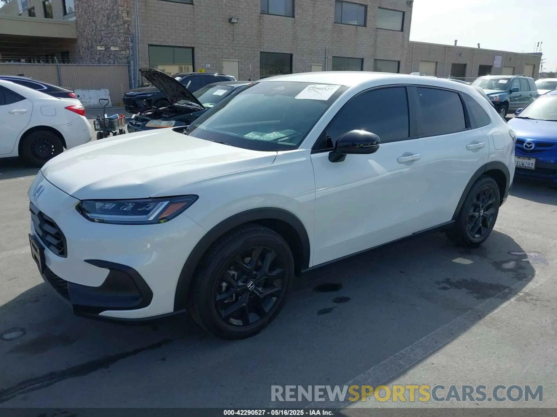2 Photograph of a damaged car 3CZRZ1H53RM732713 HONDA HR-V 2024