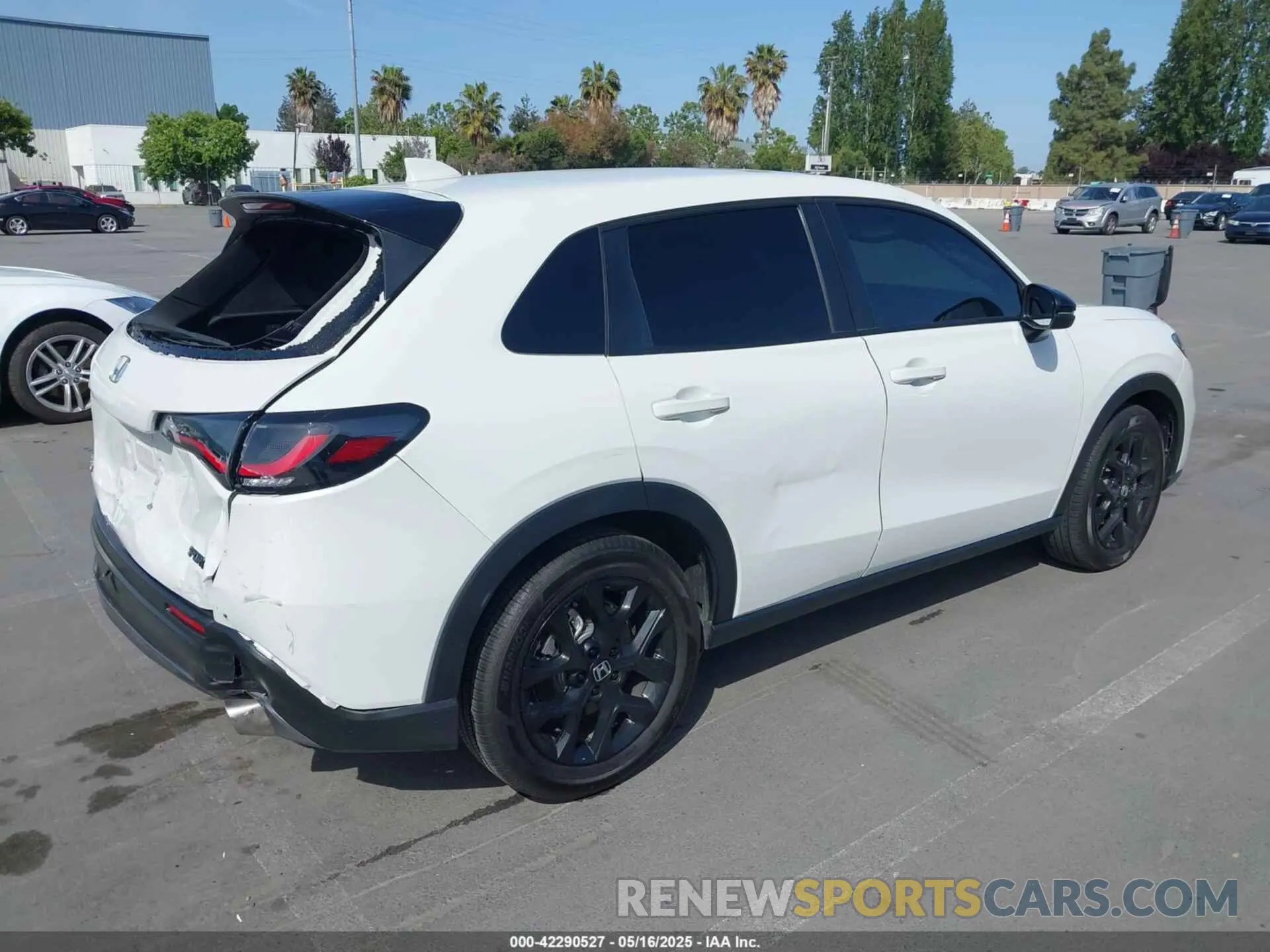 4 Photograph of a damaged car 3CZRZ1H53RM732713 HONDA HR-V 2024