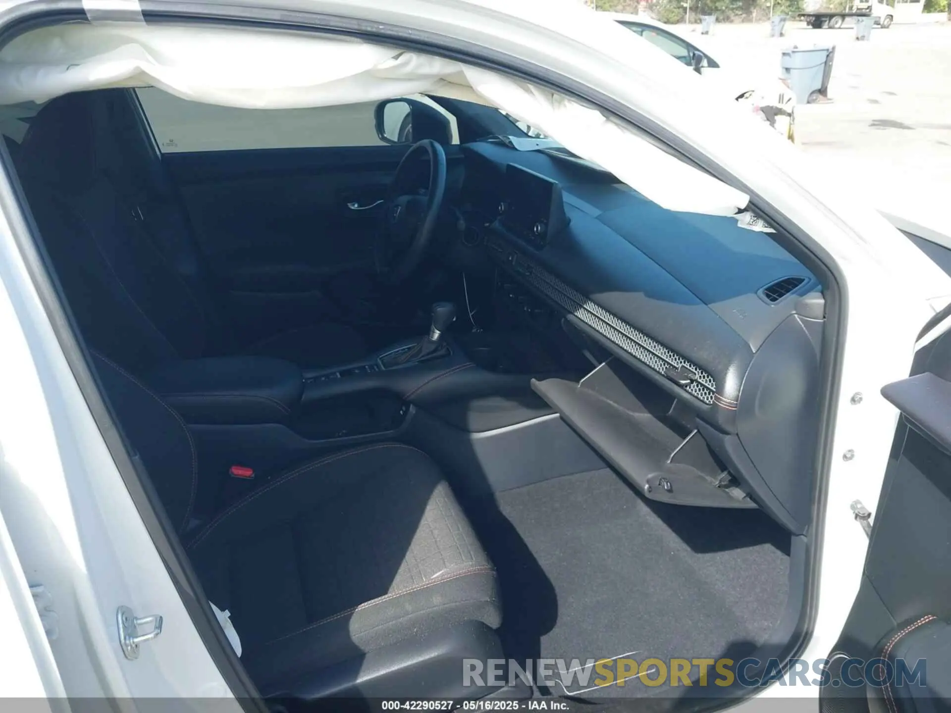 5 Photograph of a damaged car 3CZRZ1H53RM732713 HONDA HR-V 2024