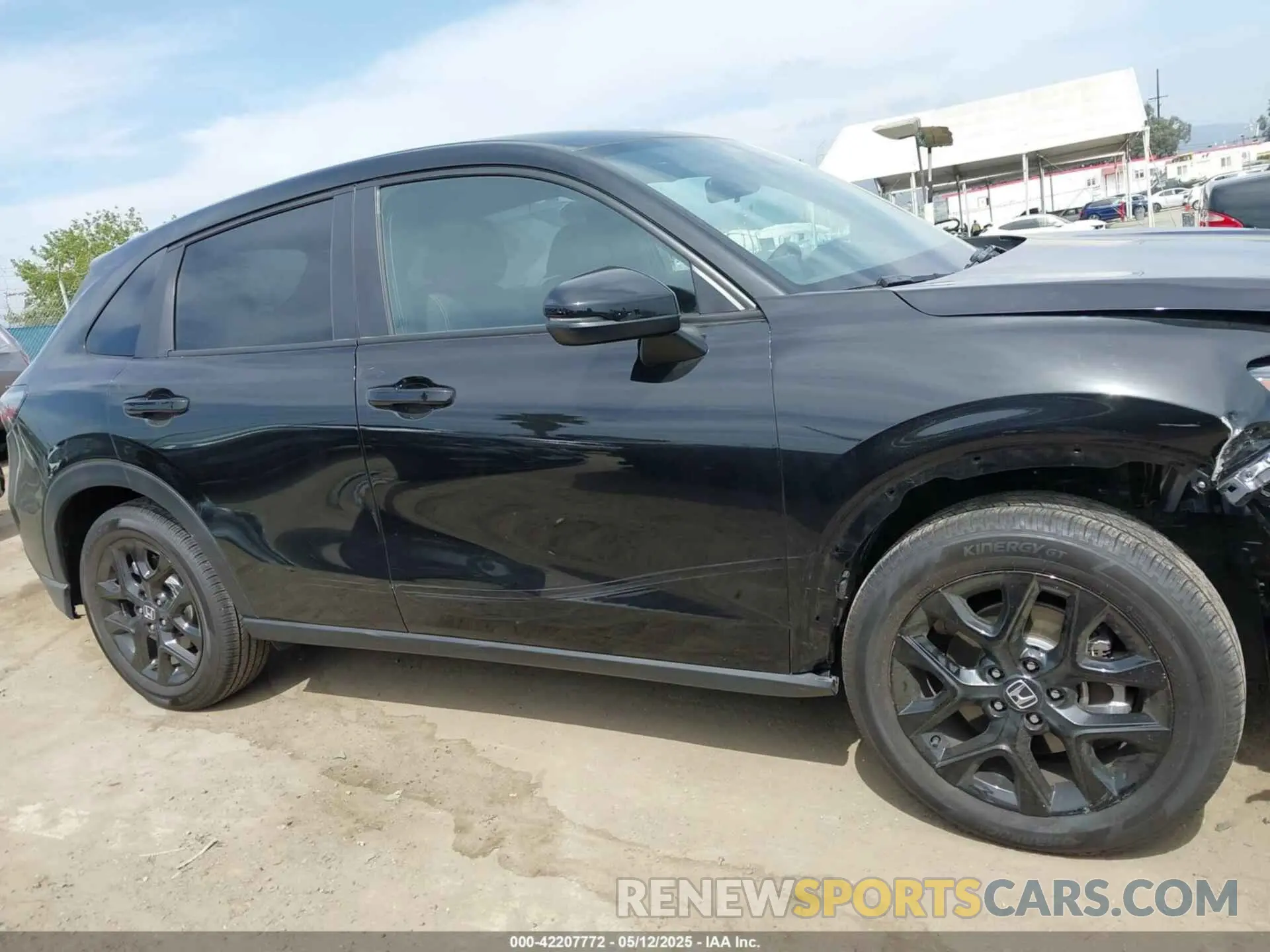 13 Photograph of a damaged car 3CZRZ1H53RM740097 HONDA HR-V 2024