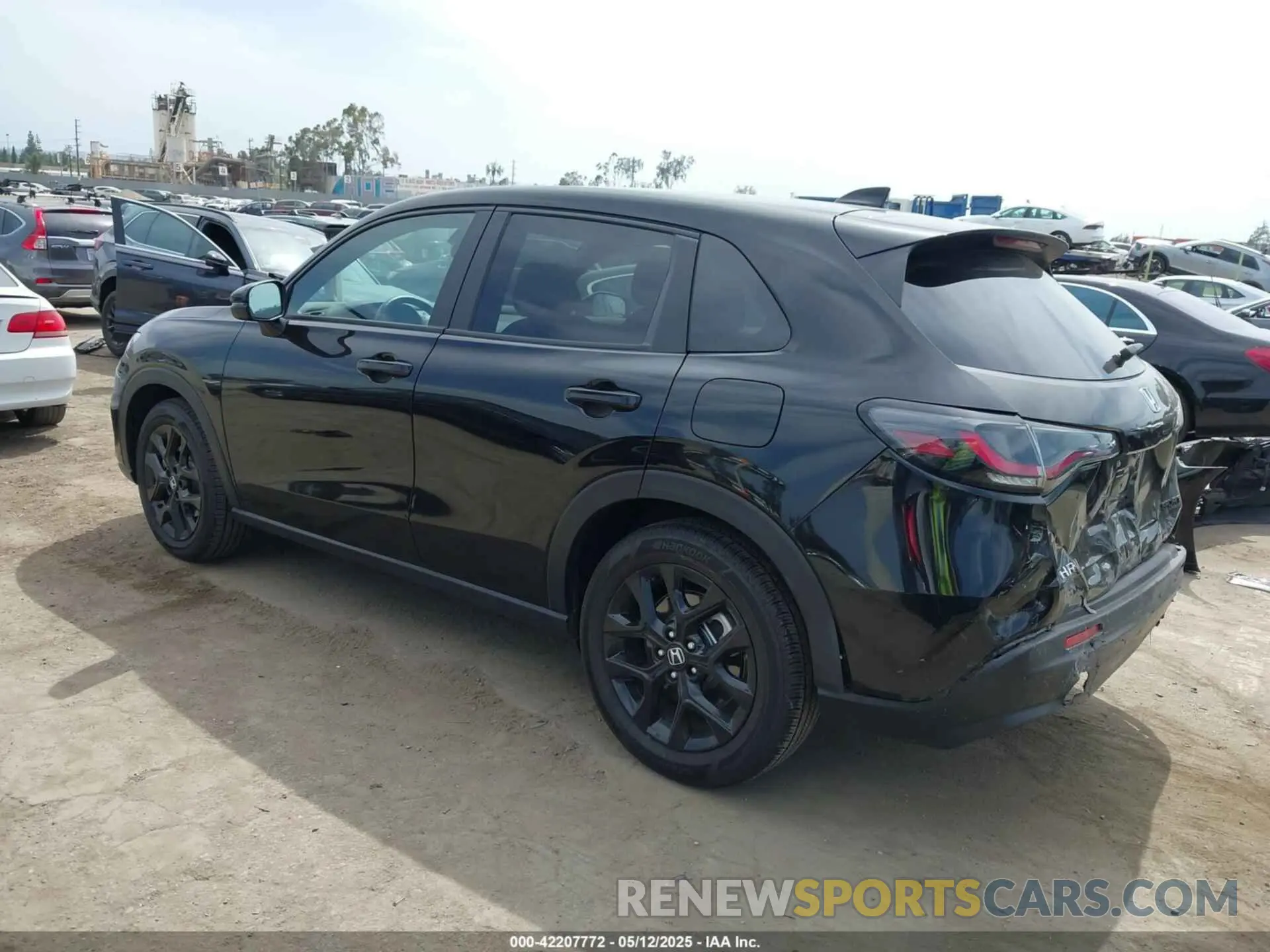 3 Photograph of a damaged car 3CZRZ1H53RM740097 HONDA HR-V 2024