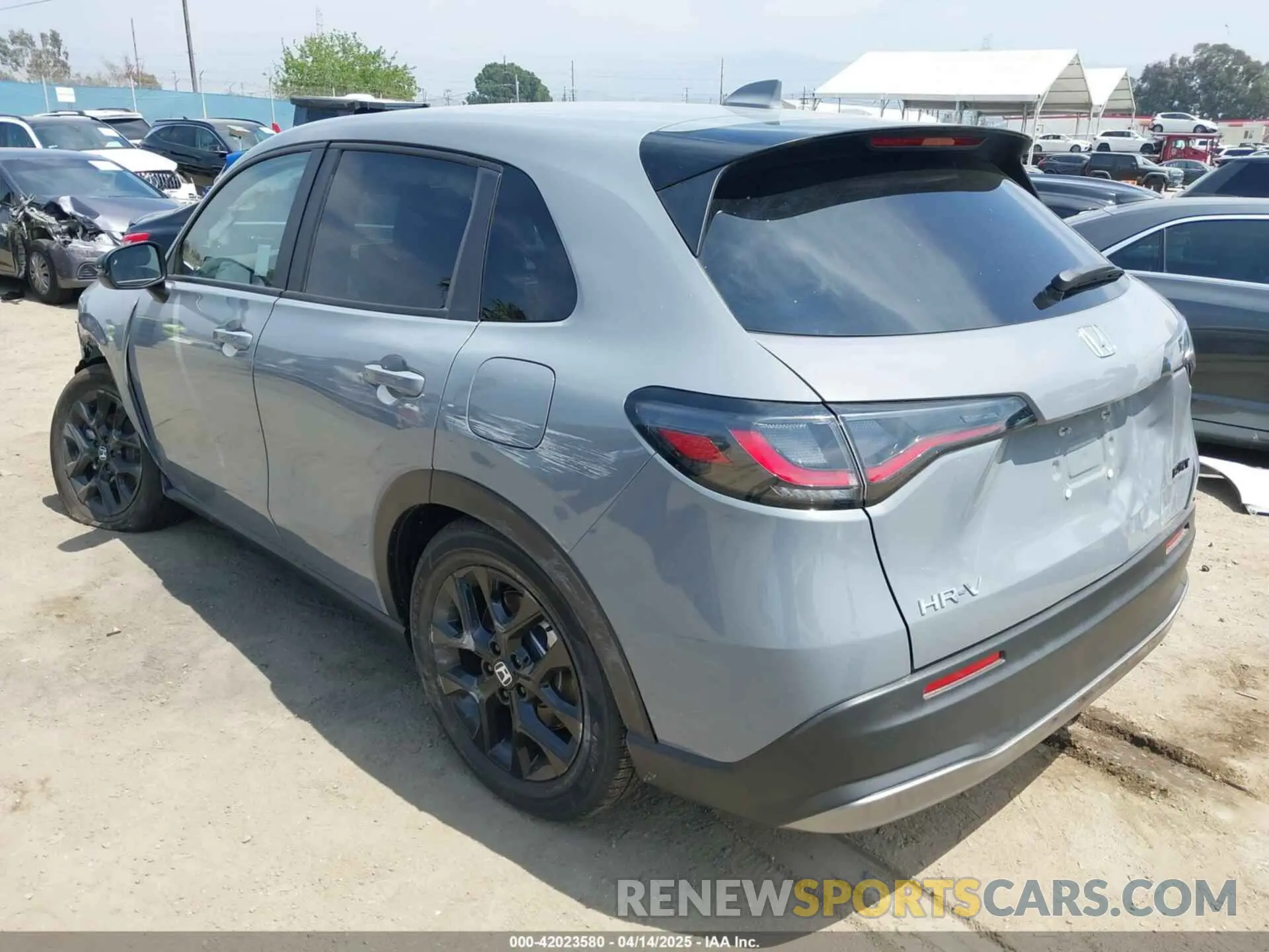 3 Photograph of a damaged car 3CZRZ1H53RM752279 HONDA HR-V 2024