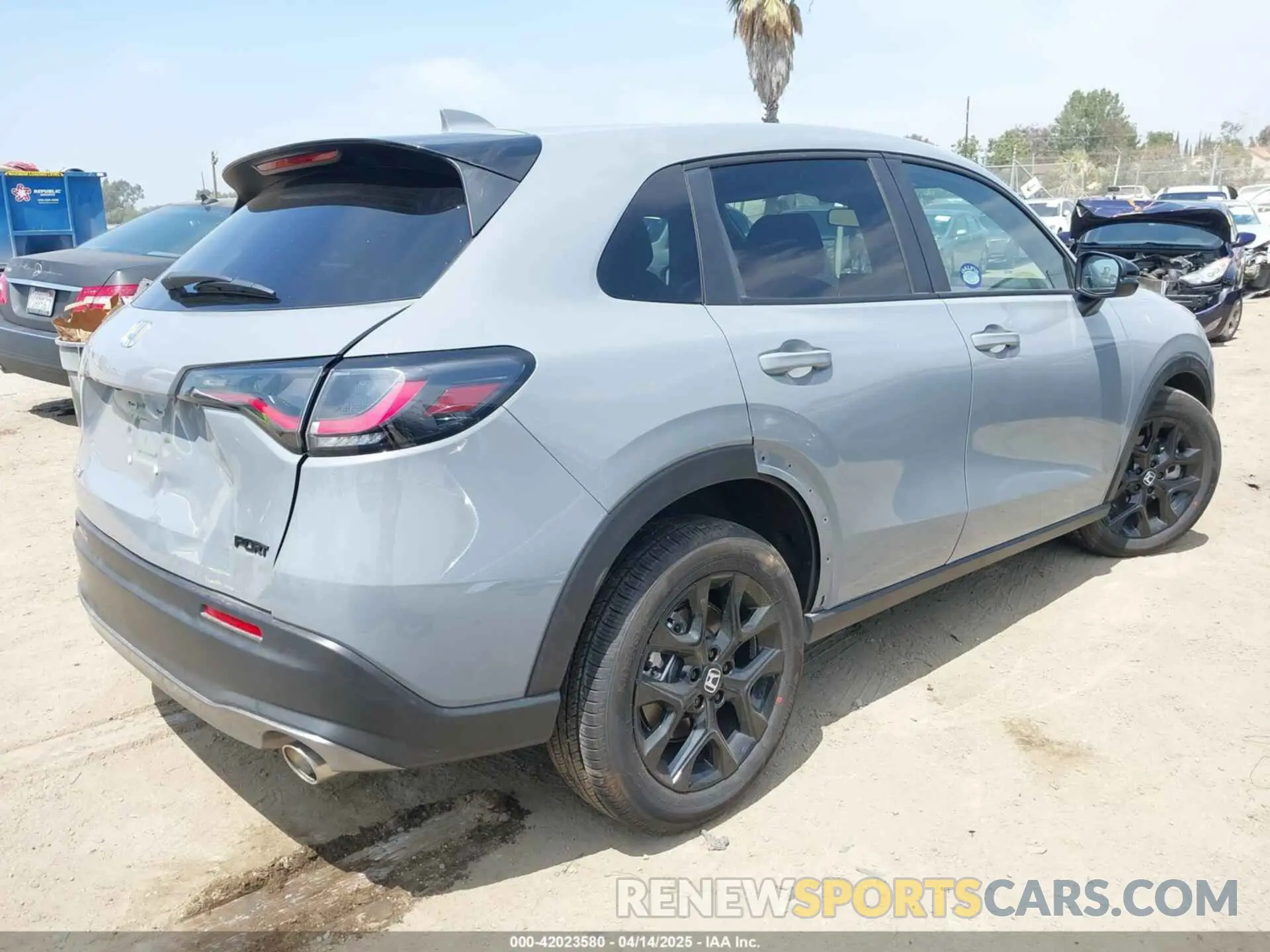 4 Photograph of a damaged car 3CZRZ1H53RM752279 HONDA HR-V 2024