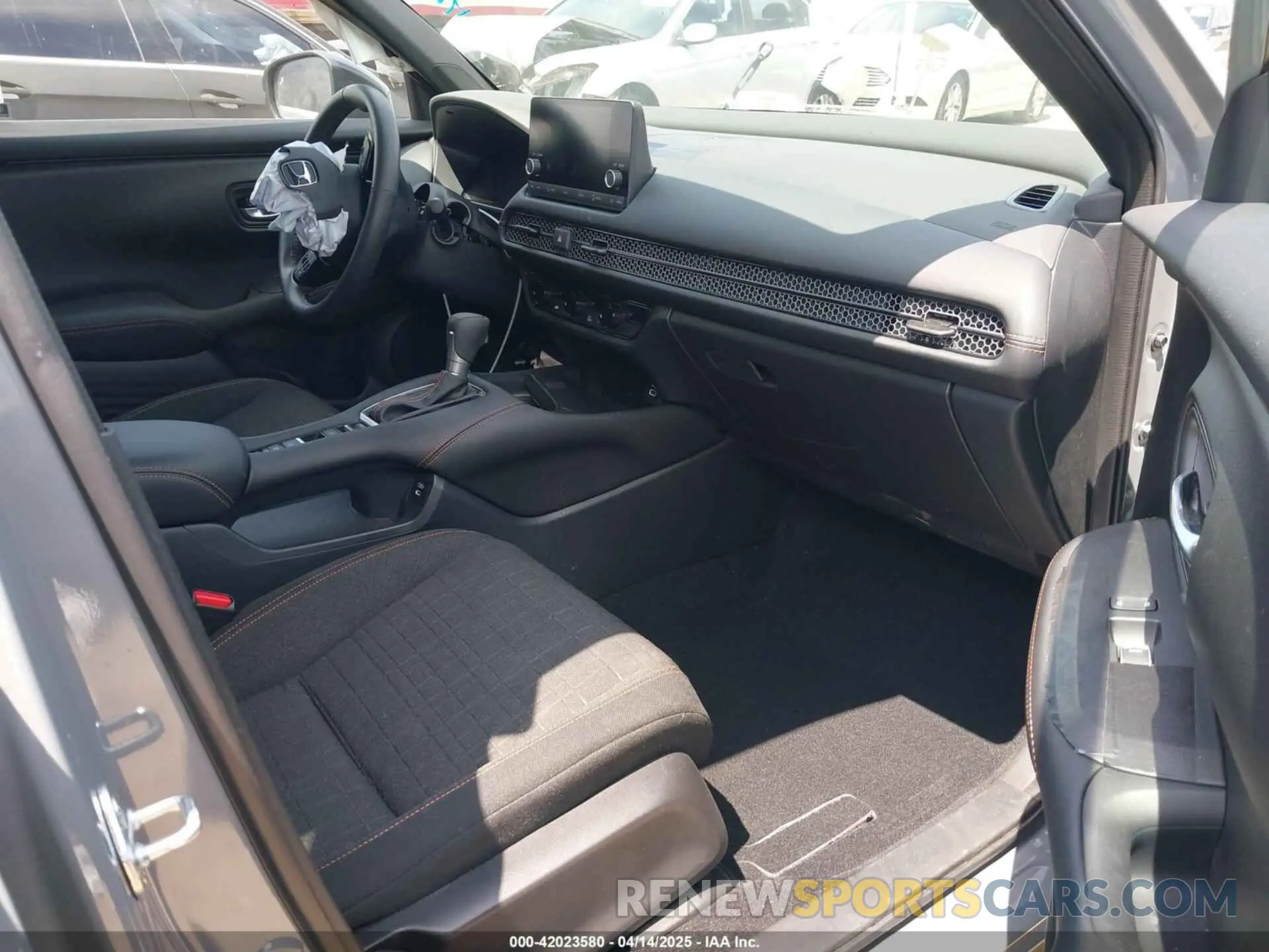 5 Photograph of a damaged car 3CZRZ1H53RM752279 HONDA HR-V 2024